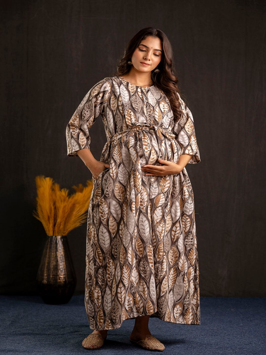 Grey Printed Flared Maternity Dress – Trendphoria