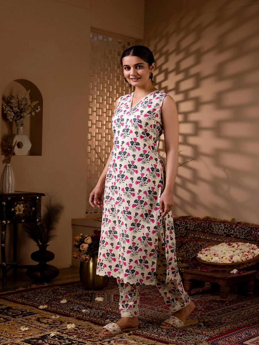 Off White Printed Straight Kurta With Trouser