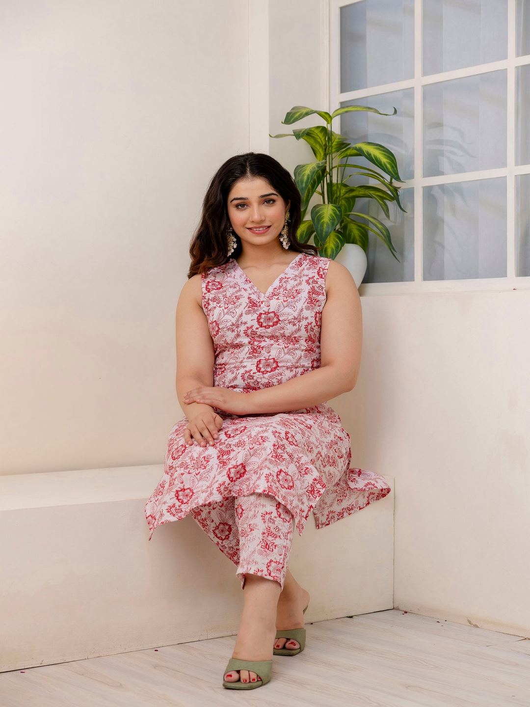 Off White Color Printed Straight Kurta With Trouser