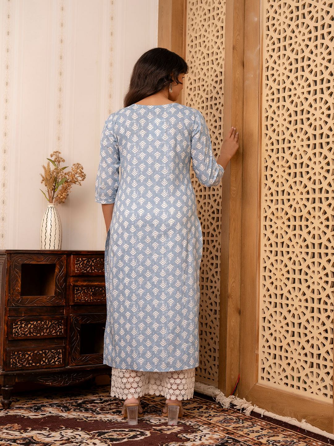 Blue Printed Straight Kurta With Three Quarter Sleeves