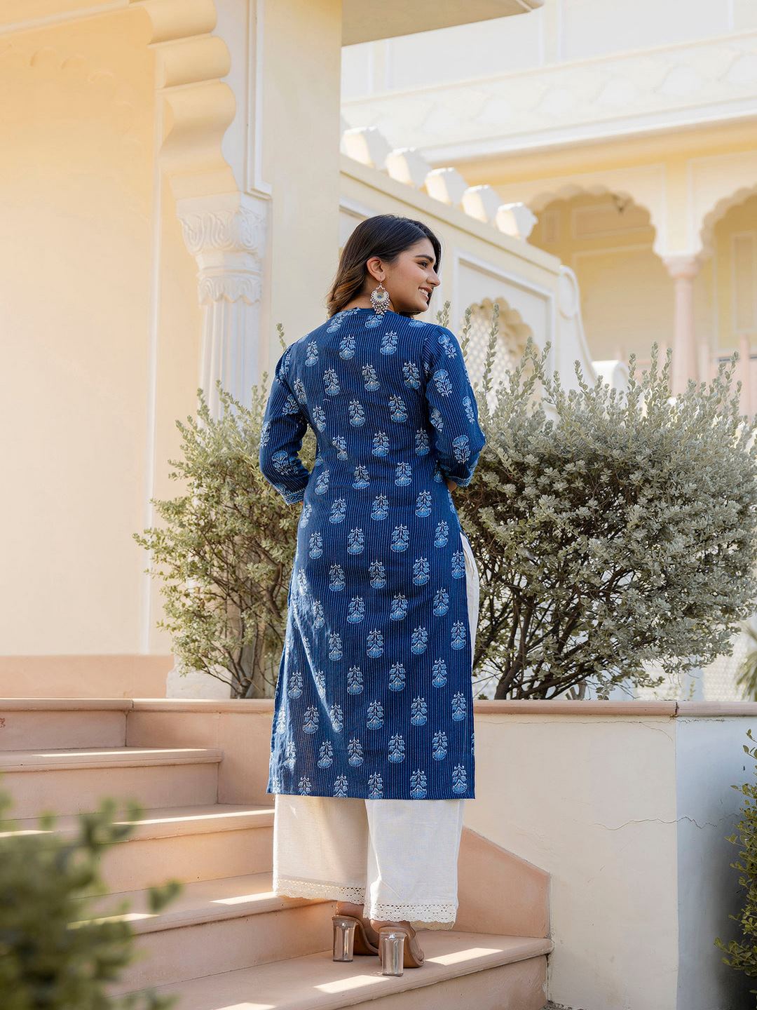 Navy Blue Printed Straight Kurta With Three Quarter Sleeves