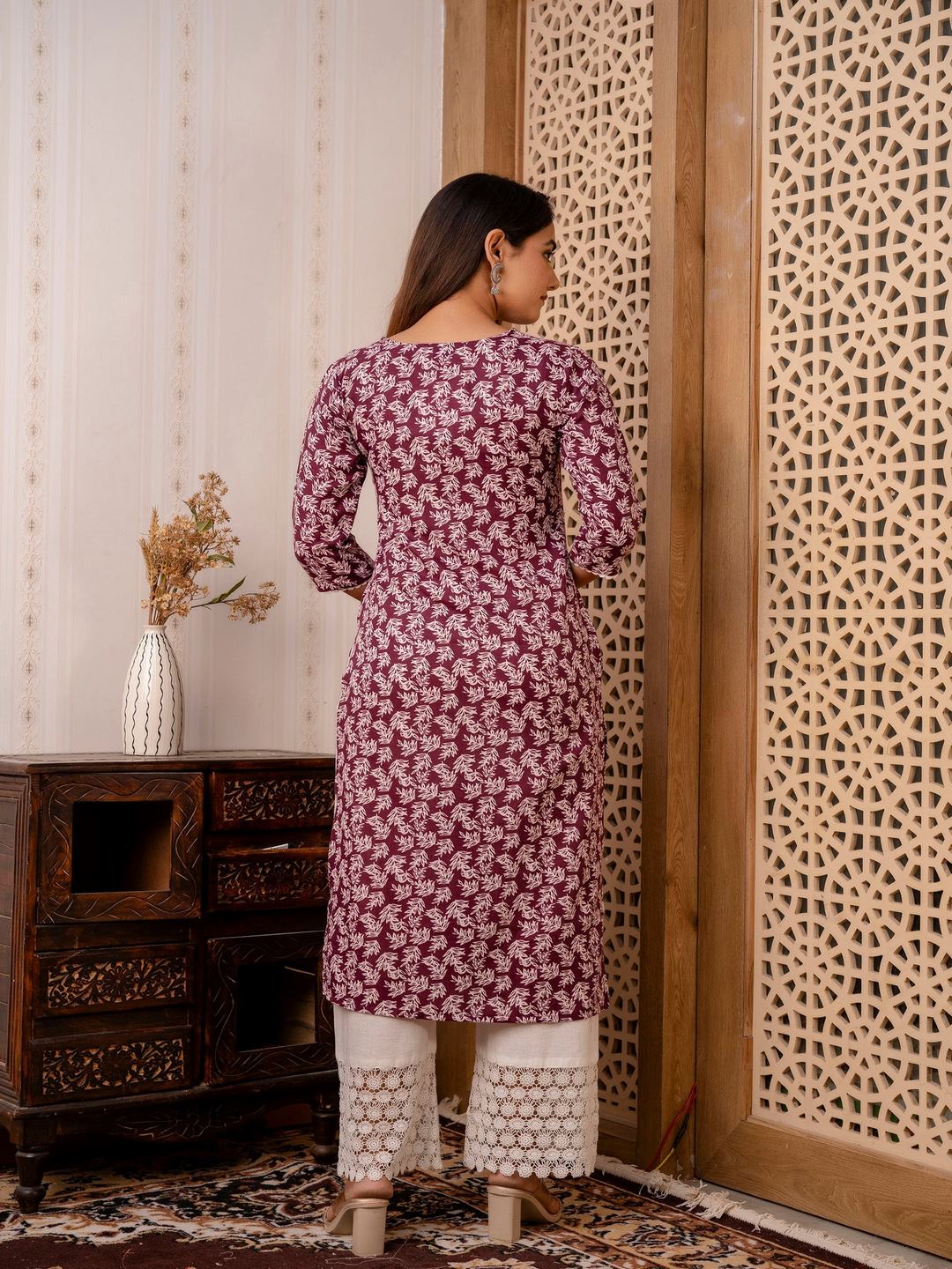 Purple Printed Straight Kurta With Three Quarter Sleeves