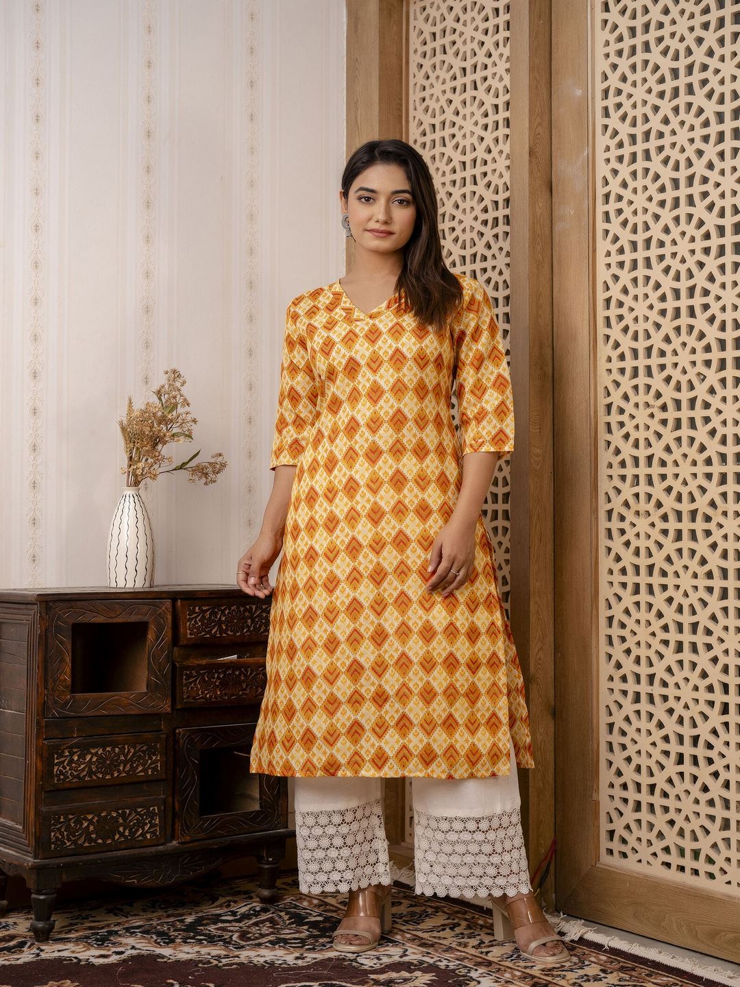 Yellow Printed Straight Kurta With Three Quarter Sleeves