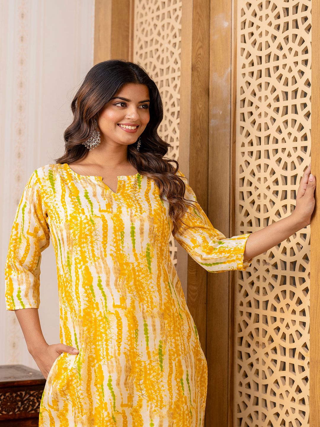 Yellow Printed Straight Kurta With Three Quarter Sleeves