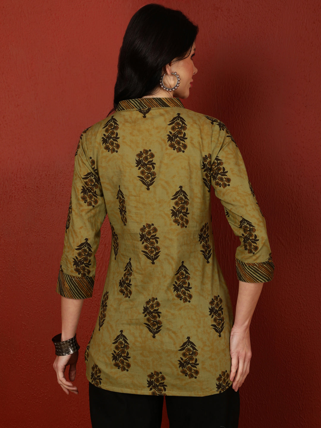 Rayon Midi Length Printed Straight 3/4 Sleeves V-Neck Tunic