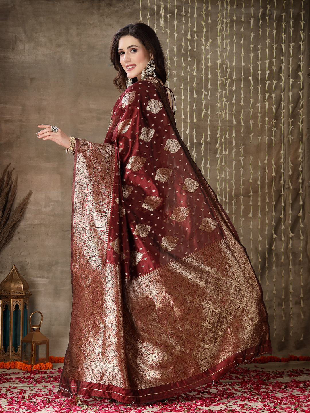 Ethnic Motifs Woven Design Zari Silk Blend Banarasi Saree