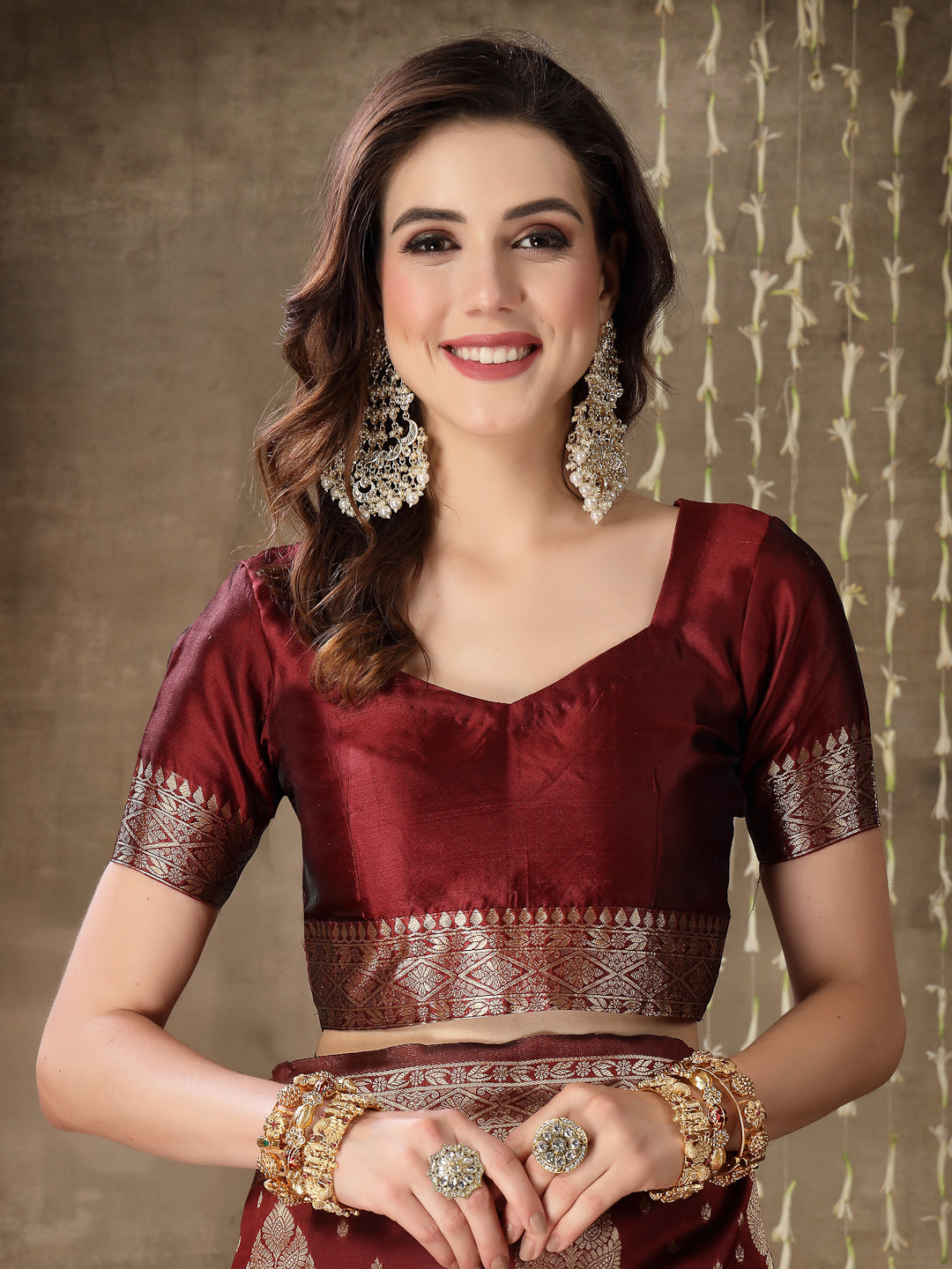 Ethnic Motifs Woven Design Zari Silk Blend Banarasi Saree