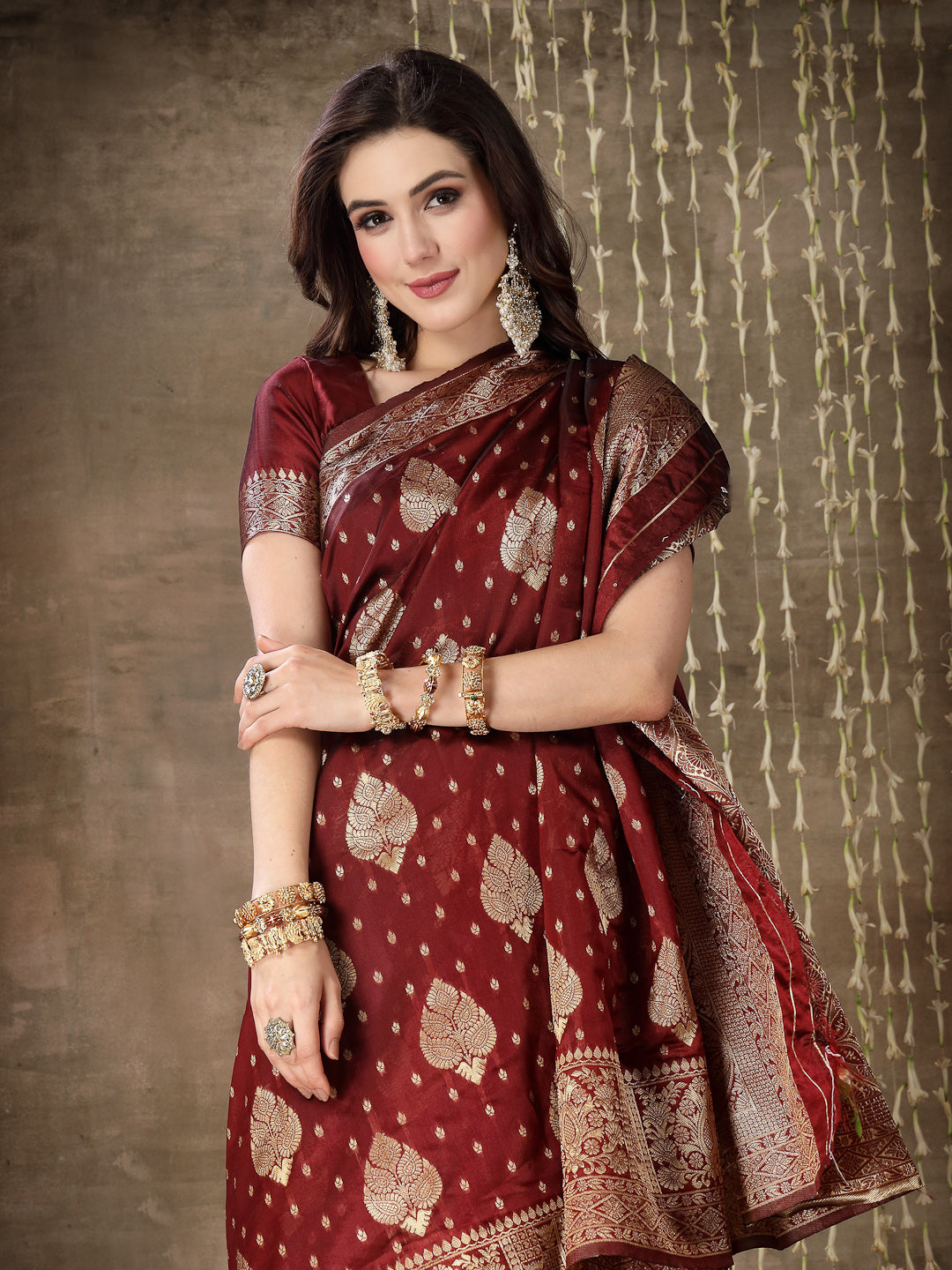 Ethnic Motifs Woven Design Zari Silk Blend Banarasi Saree