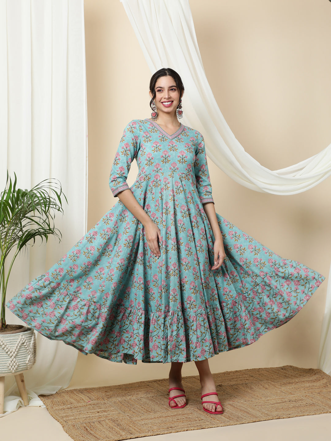 Cotton Calf Length Printed Flared 3/4 Sleeves V-Neck Kurta