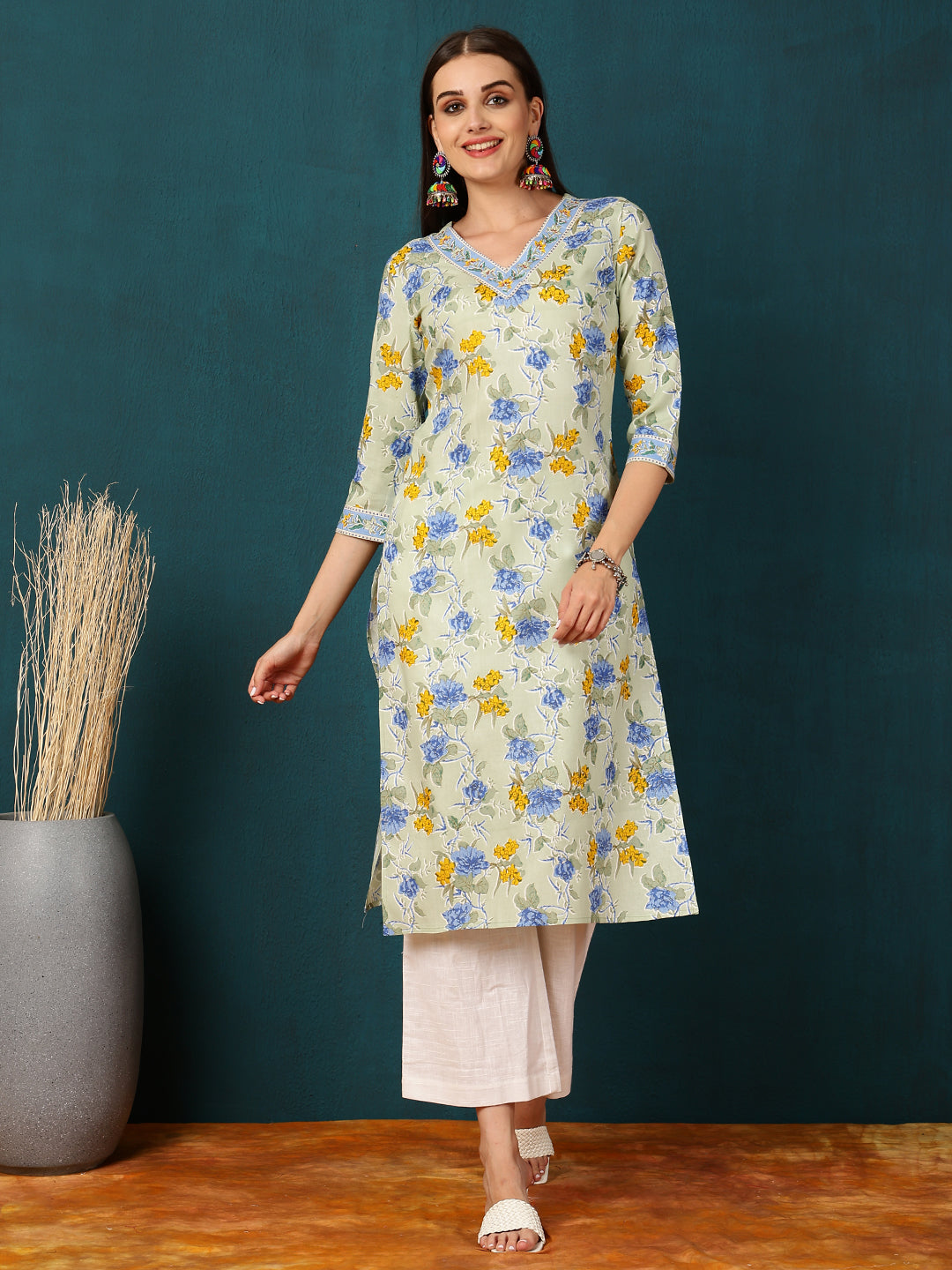 Rayon Calf Length Floral Straight 3/4 Sleeves V Kurta