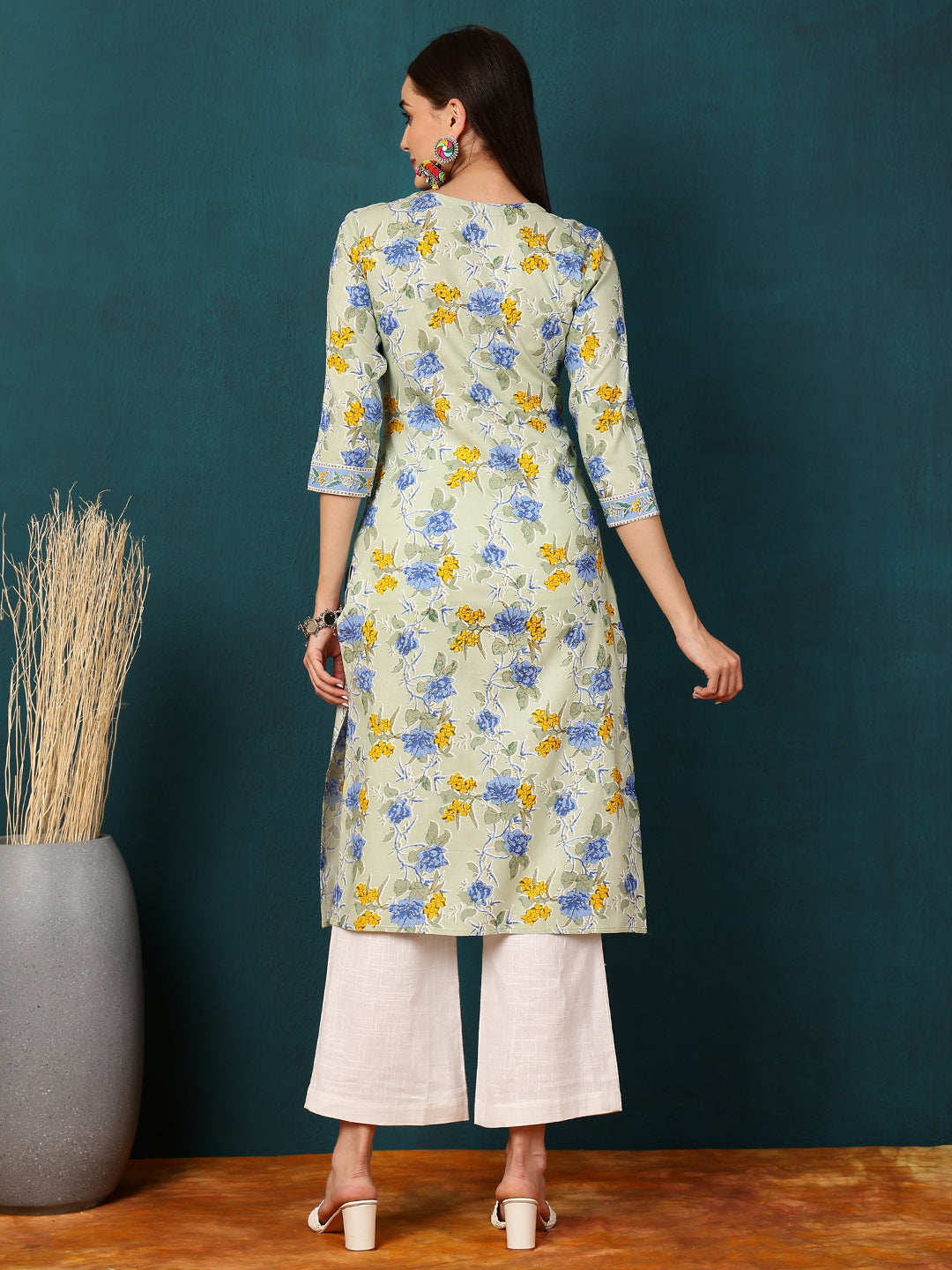 Rayon Calf Length Floral Straight 3/4 Sleeves V Kurta