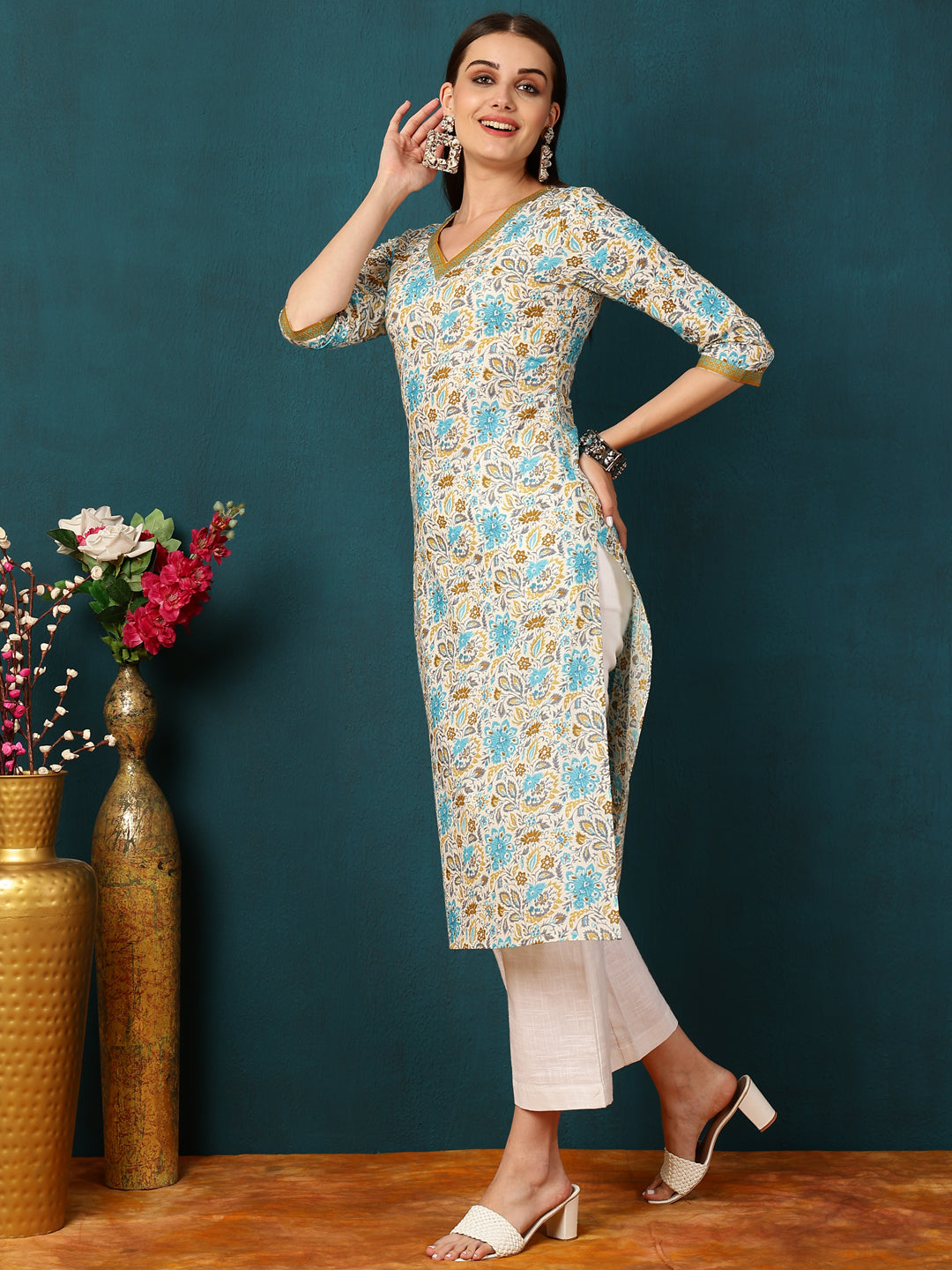Rayon Calf Length Floral Straight 3/4 Sleeves V Kurta