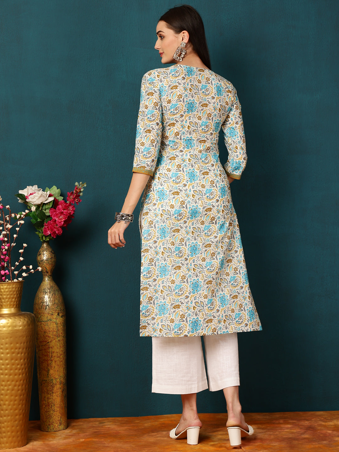 Rayon Calf Length Floral Straight 3/4 Sleeves V Kurta