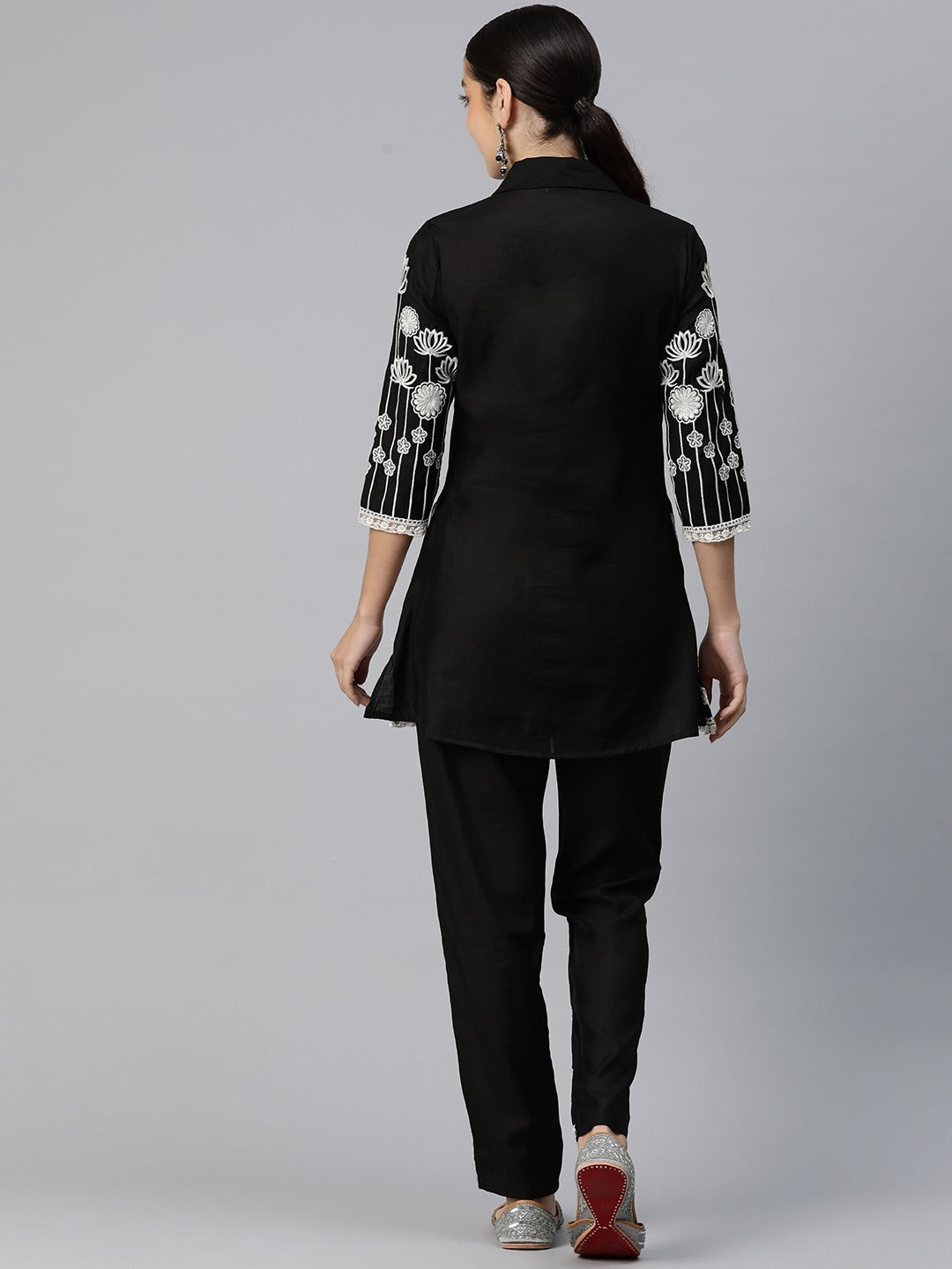 Embroidered Kurta & Trouser (Black)