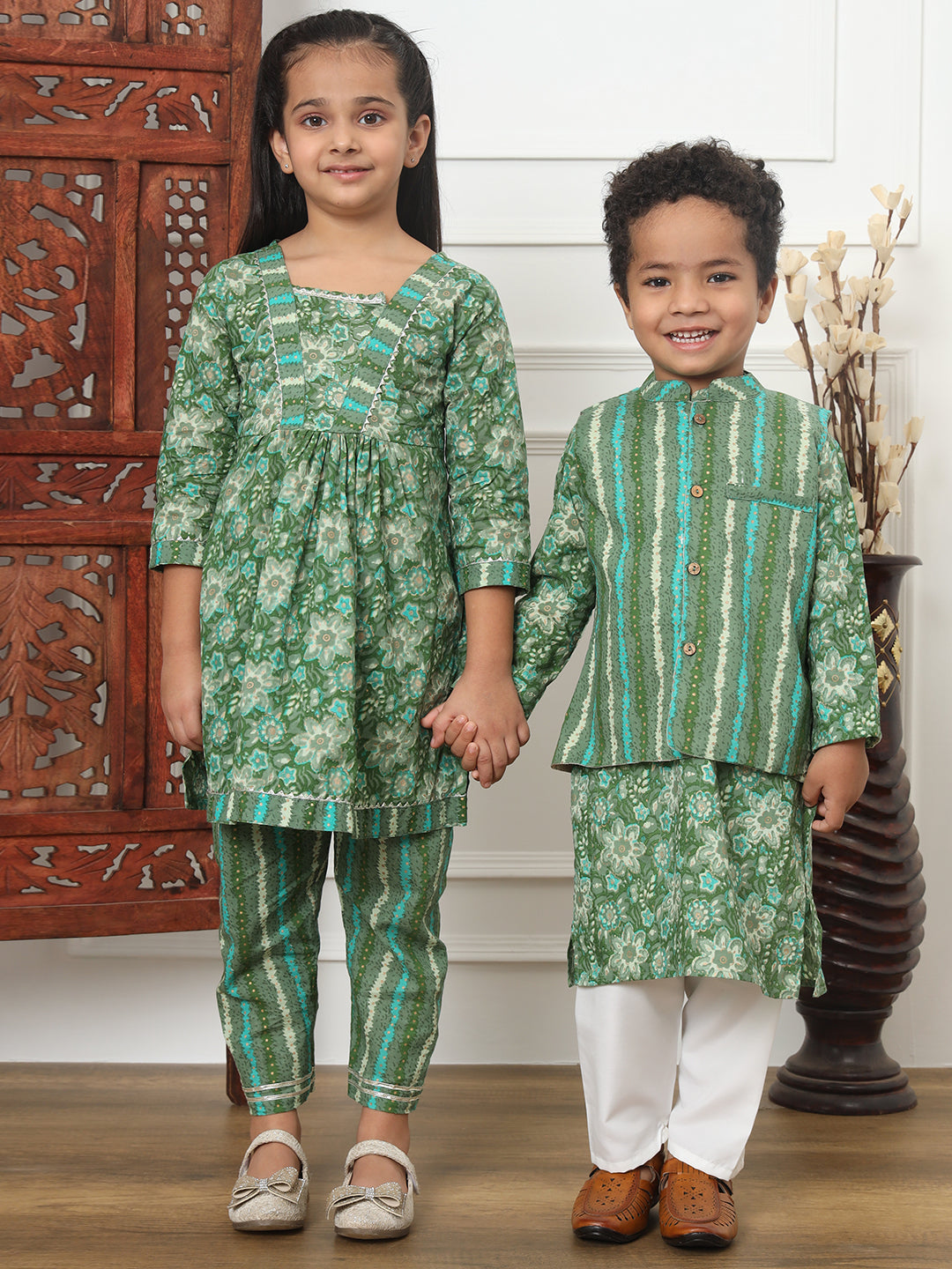 Boys Straight Style Cotton Fabric Green Color Printed Kurta And White Color Pyjama With Nehru Jacket