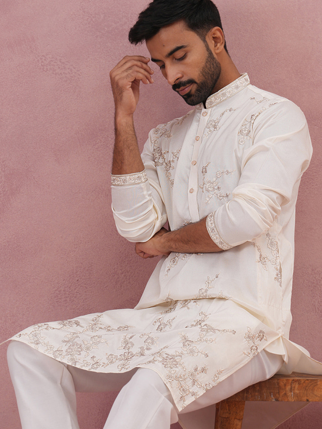 Men’S Silk Blend Embroidered Kurta