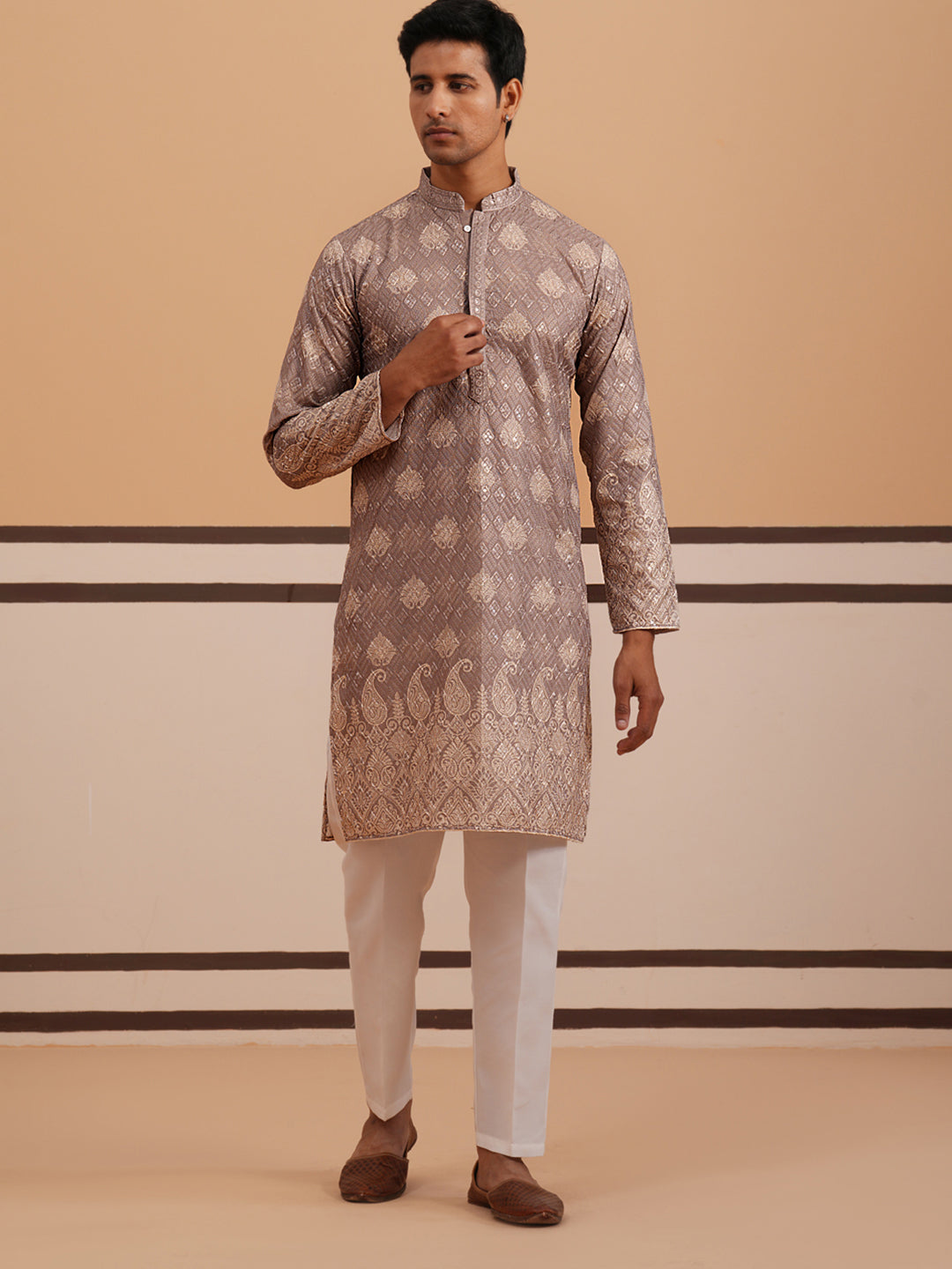 Embroidered Cotton-Blend Kurta Pyjama With Paisley Design