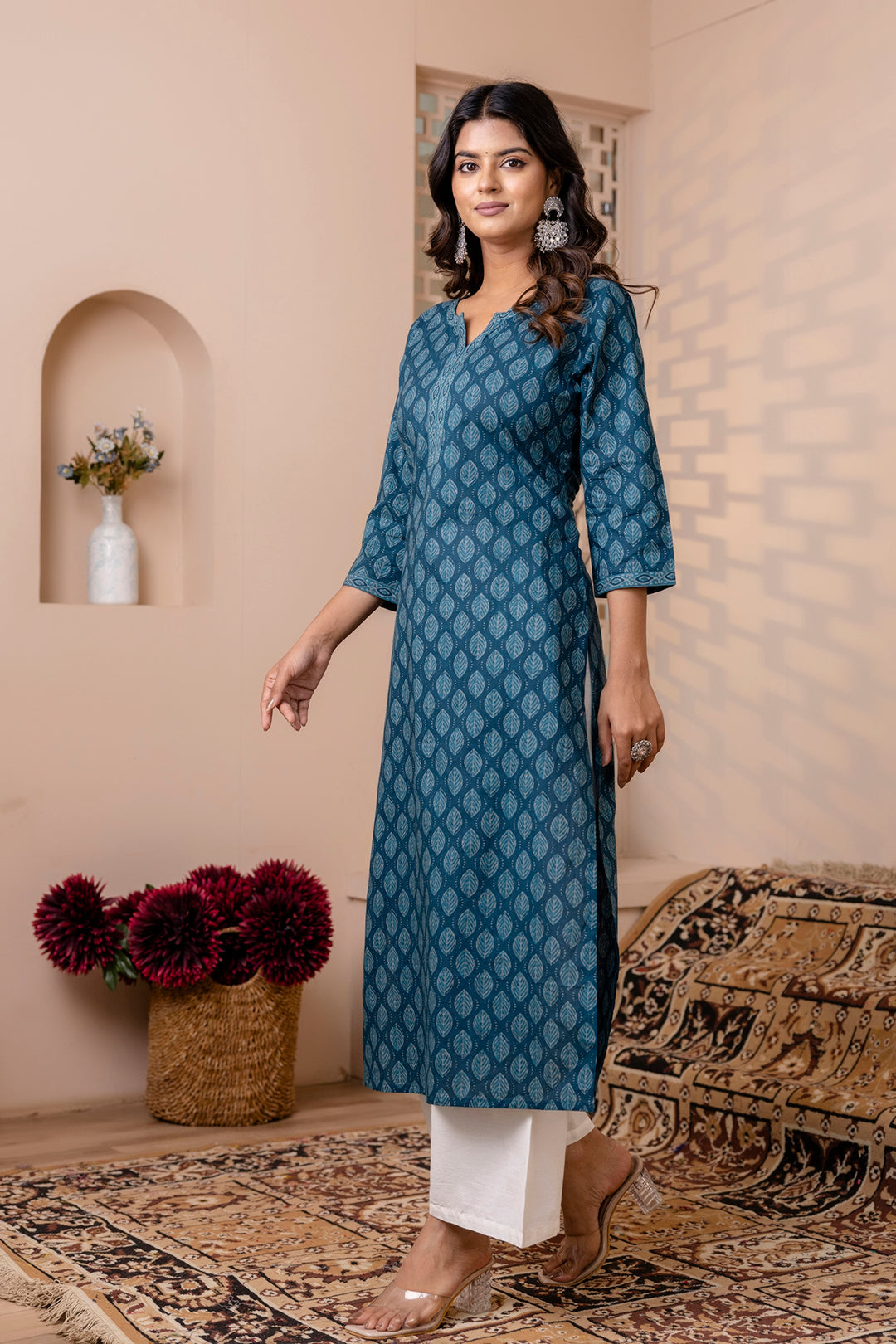 Teal Blue Printed Straight Kurta with Three Quarter Sleeves