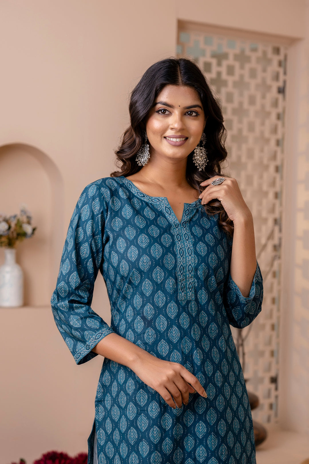 Teal Blue Printed Straight Kurta with Three Quarter Sleeves