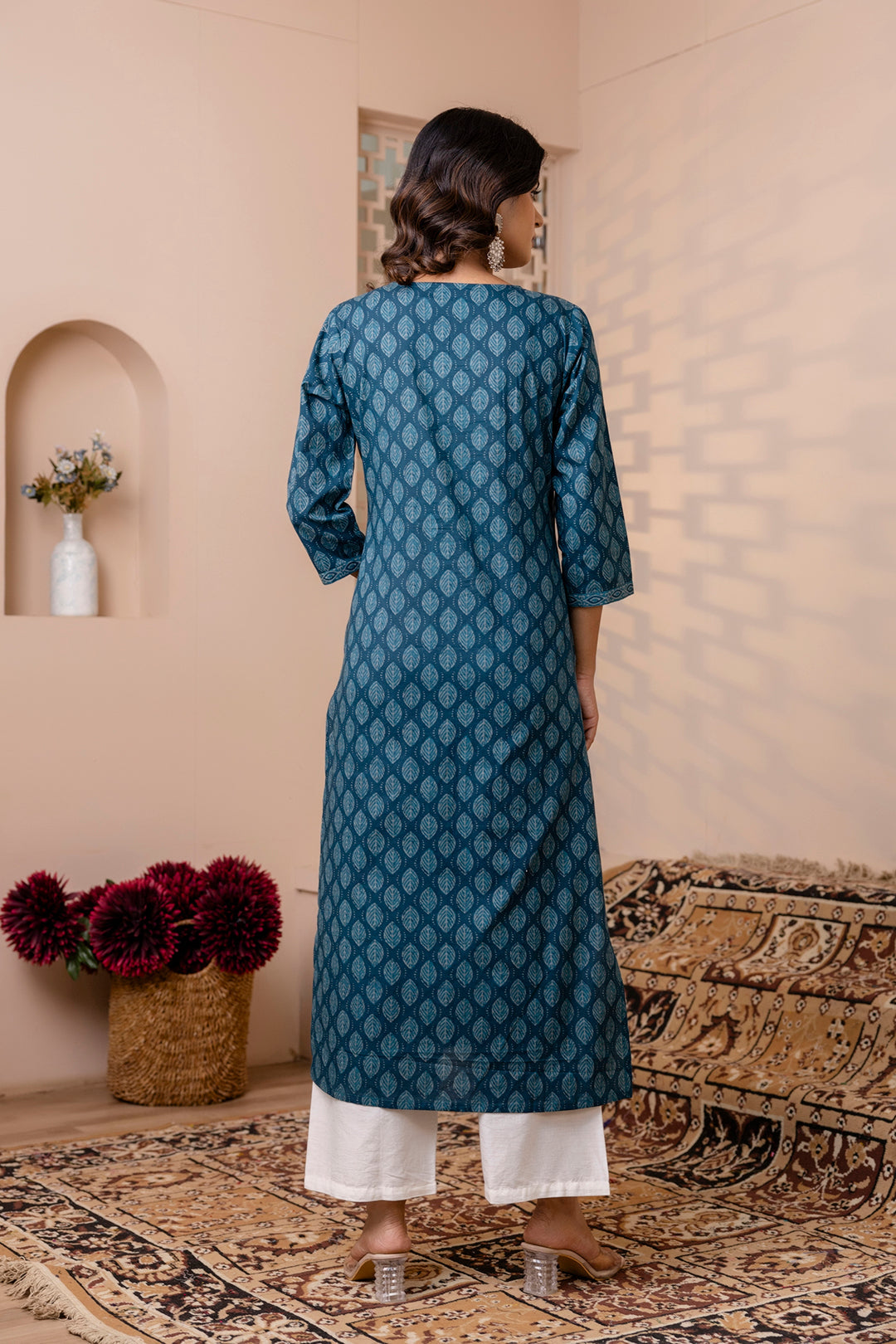 Teal Blue Printed Straight Kurta with Three Quarter Sleeves