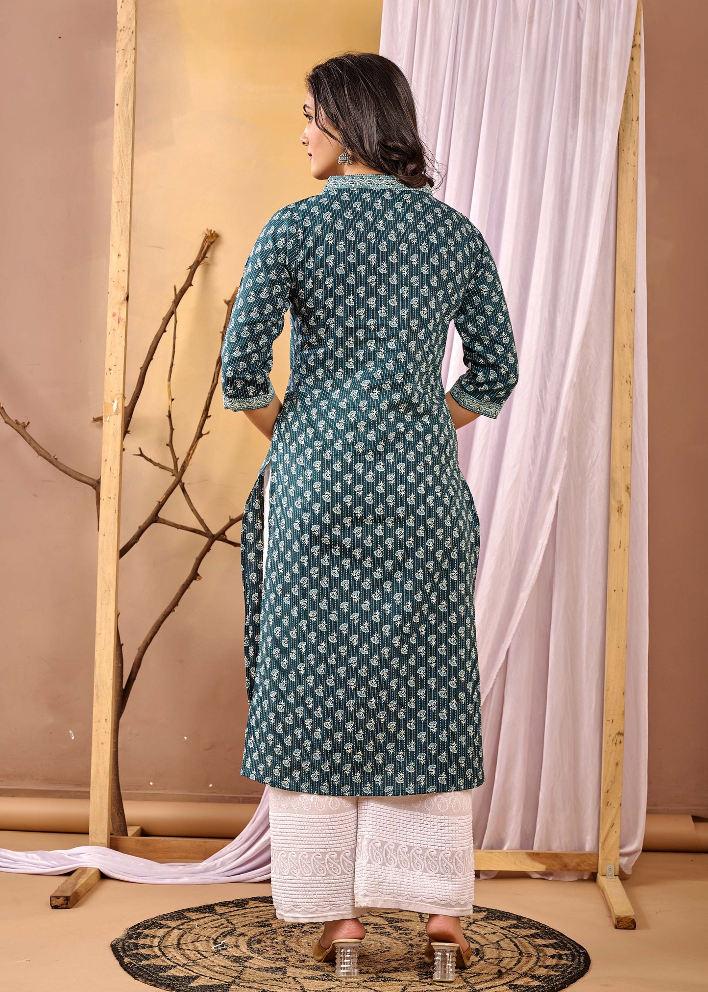 Green Printed Straight Kurta with Three Quarter Sleeves