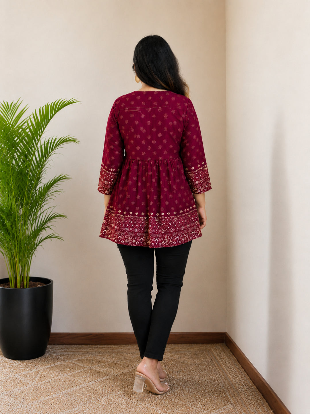Printed Square Neck Three-Quarter Sleeves Top (Kimayra)
