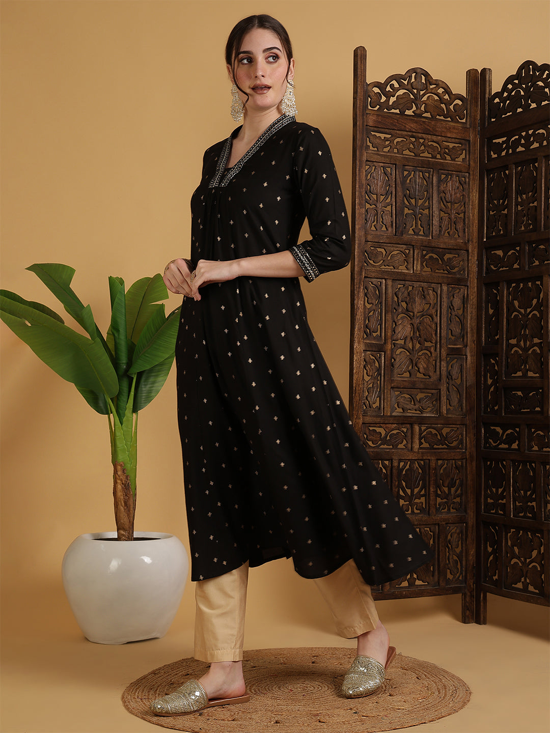 Rayon Calf Length Solid Semi-Flared 3/4 Sleeves V-Neck Kurta