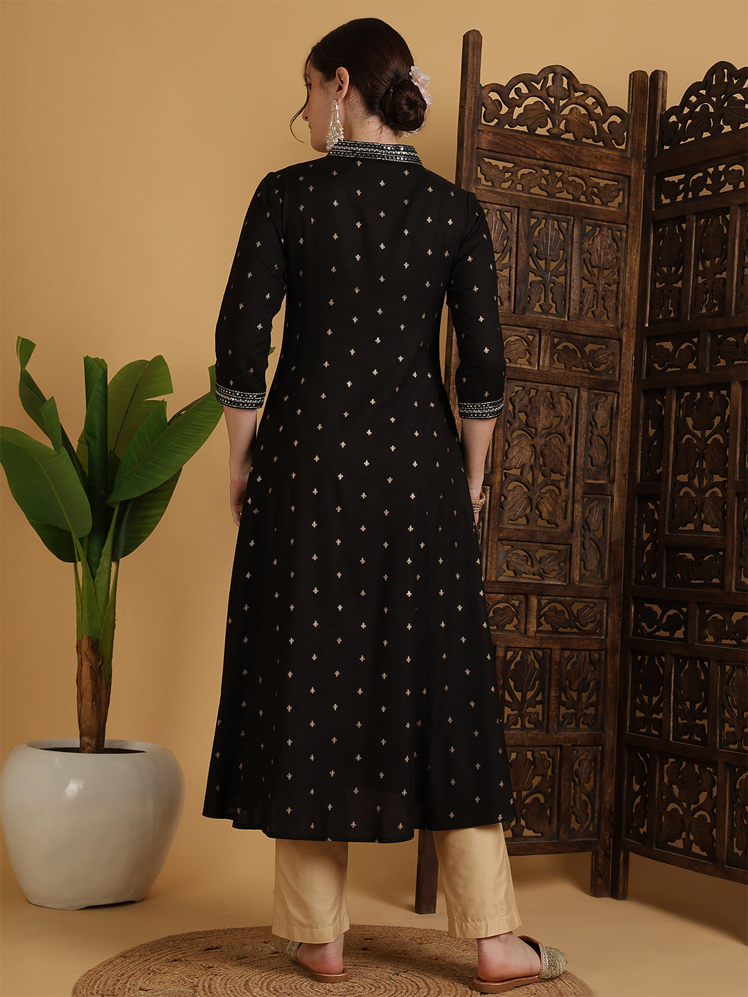 Rayon Calf Length Solid Semi-Flared 3/4 Sleeves V-Neck Kurta