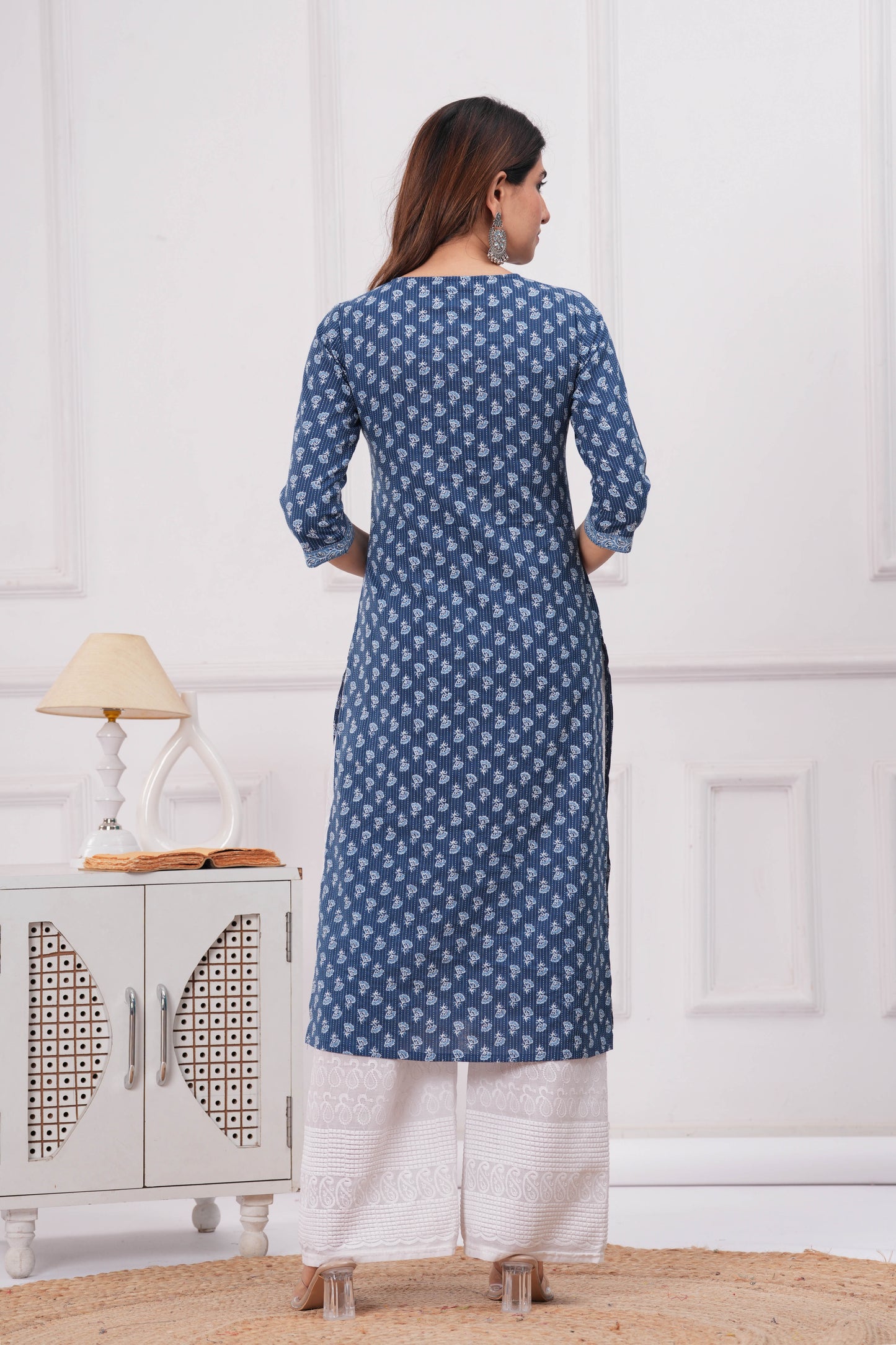 Blue Printed Straight Kurta with Three Quarter Sleeves