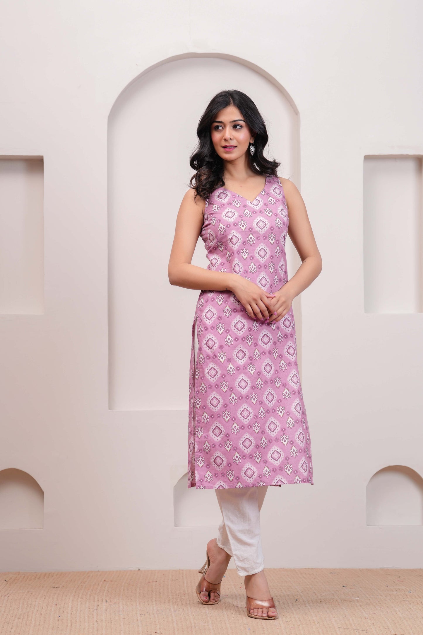 Mauve Printed Straight Sleeveless Kurta