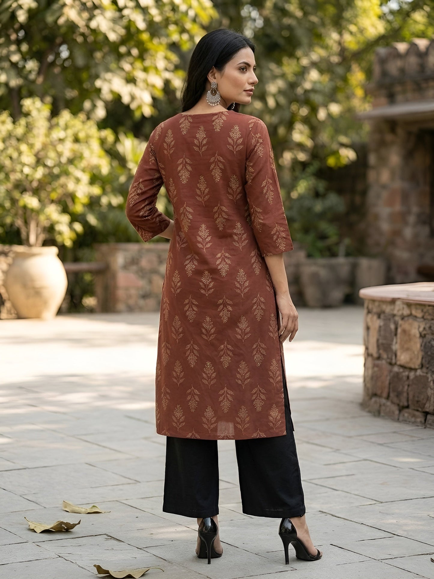 Printed Straight Kurta With Three Quarter Sleeves