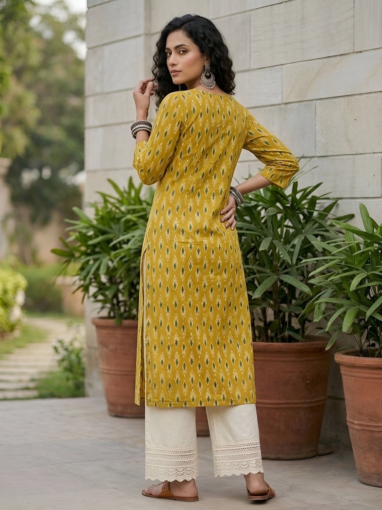 Printed Straight Kurta With Three Quarter Sleeves