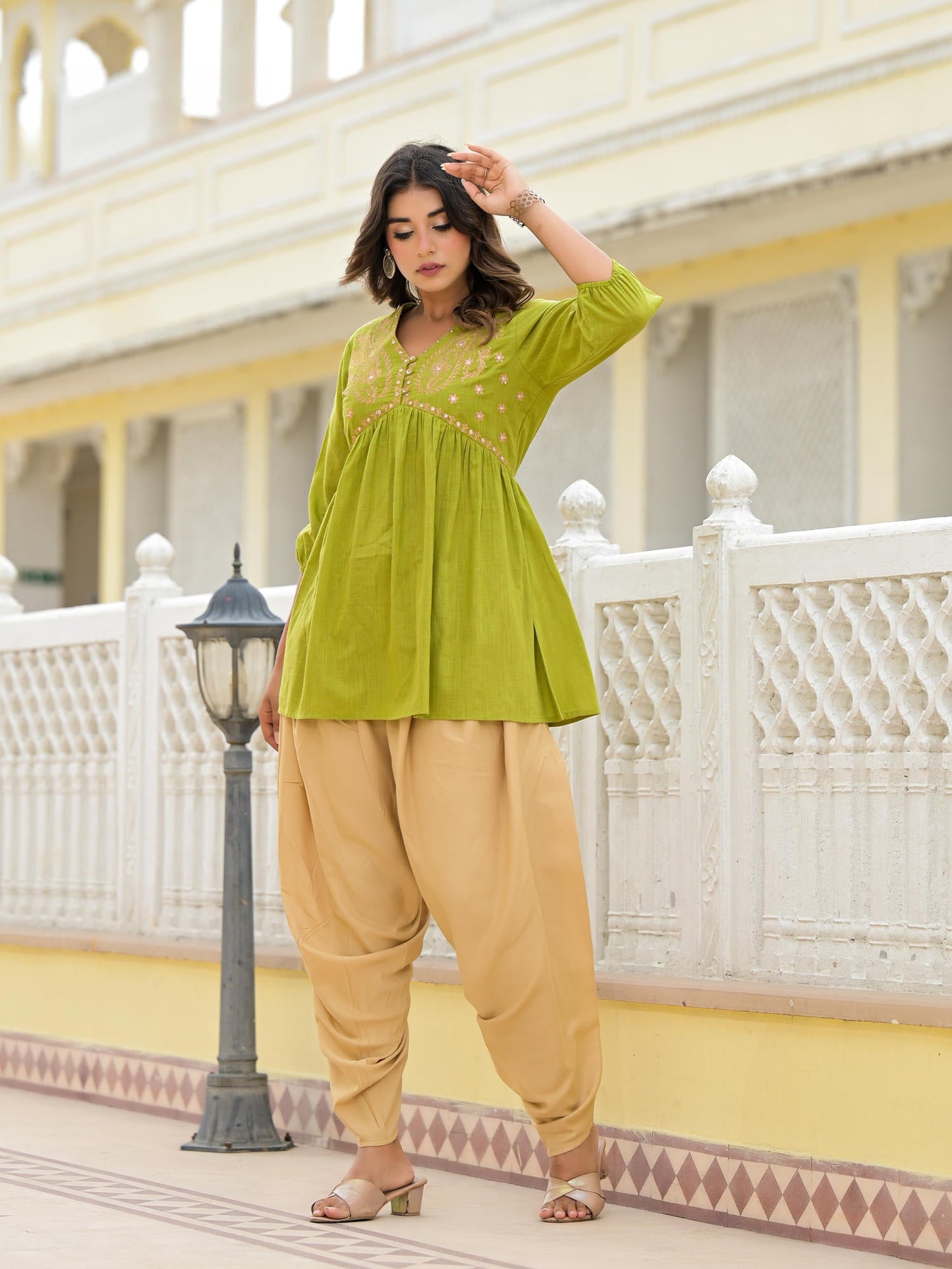 Women Gold Ethnic Motif Printed Cotton Top And Pant Co-Ord Set With Zari Work