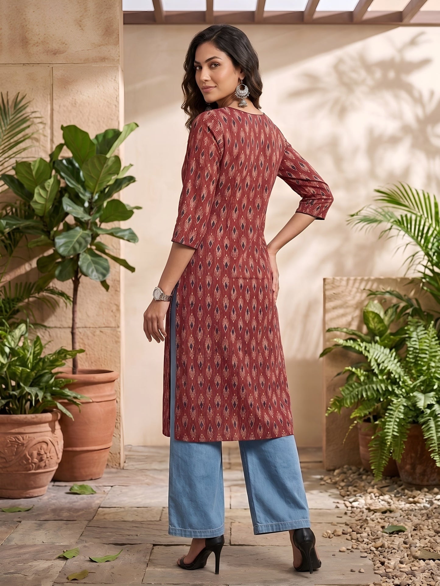 Printed Straight Kurta with Three Quarter Sleeves