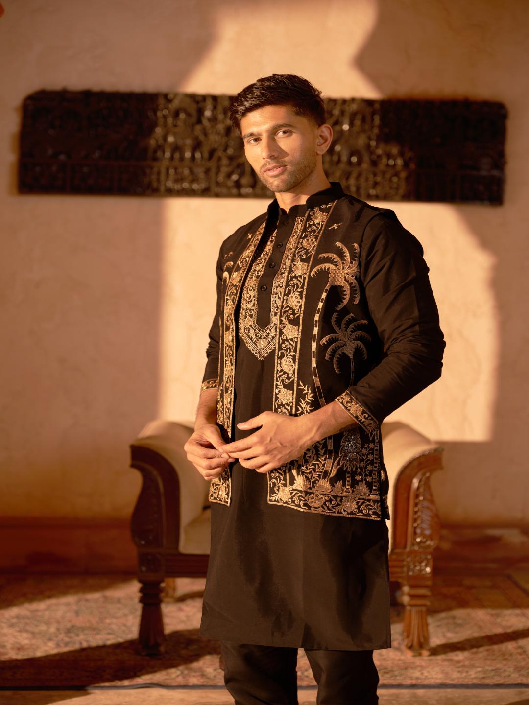 Men'S Embroidered Waistcoat And Kurta Pyjama.