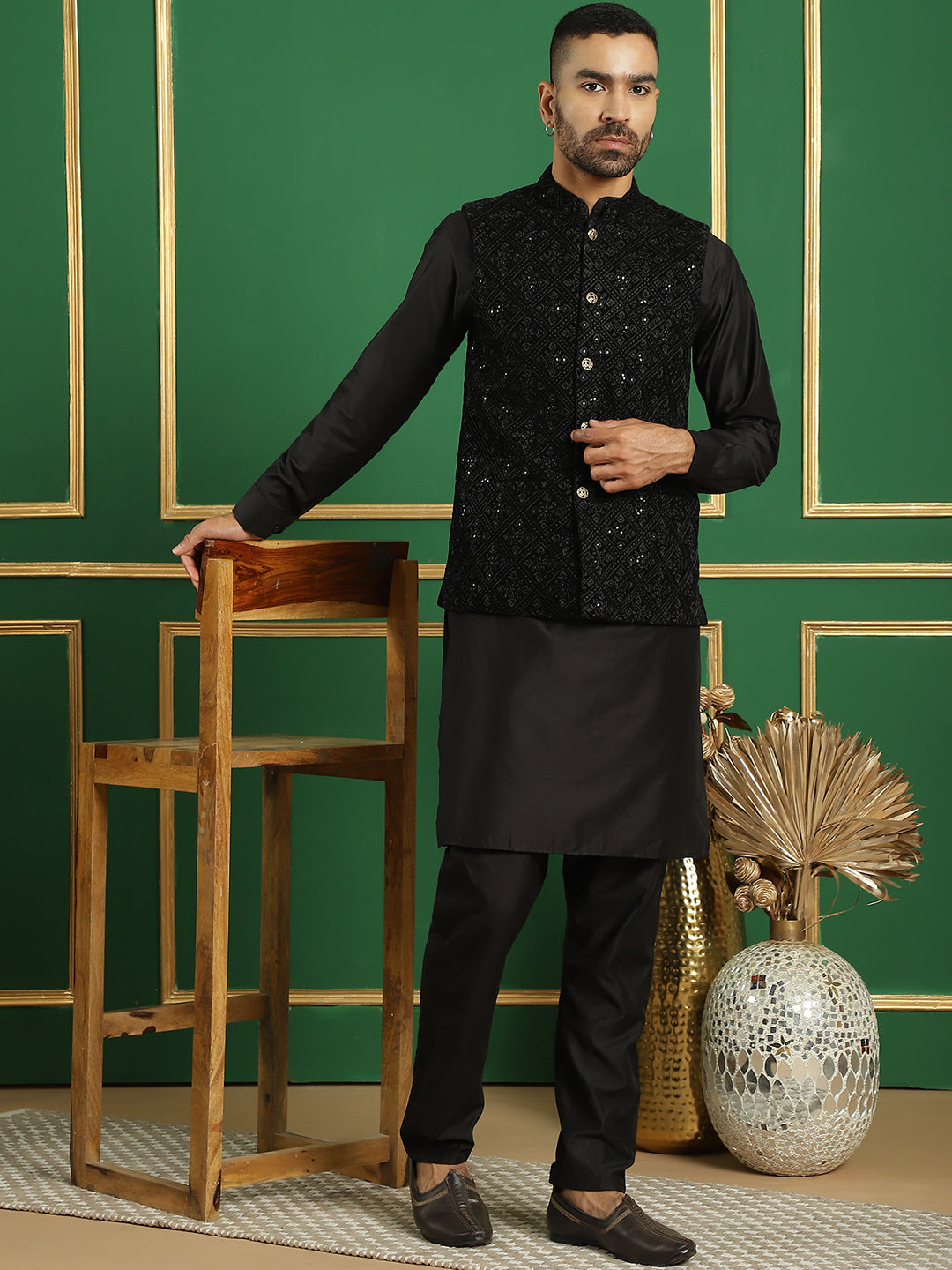 Men'S Velvet Nehru Jacket With Solid Kurta Pyjama.