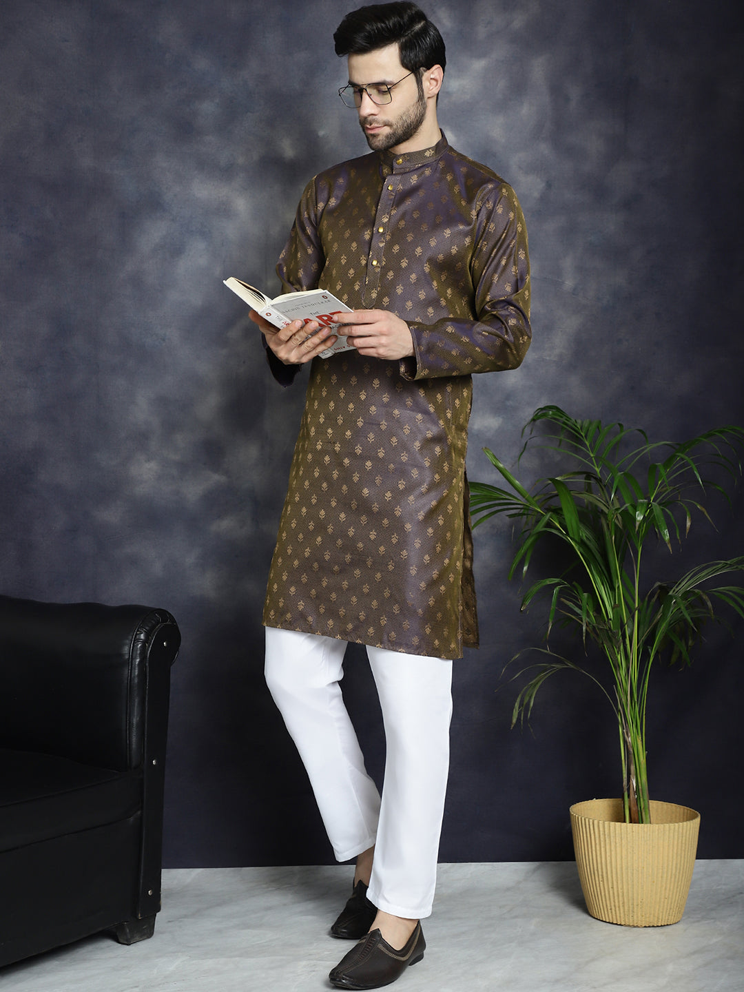Woven Design Silk Blend Kurta With Pyjama