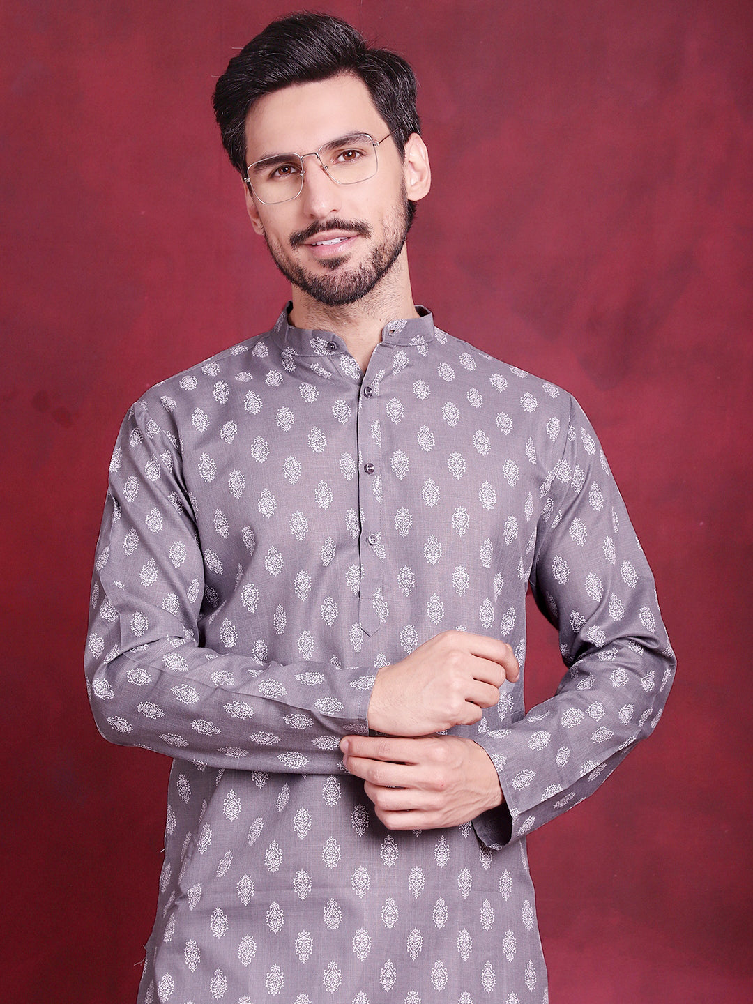 Men Grey And White Floral Printed Kurtas