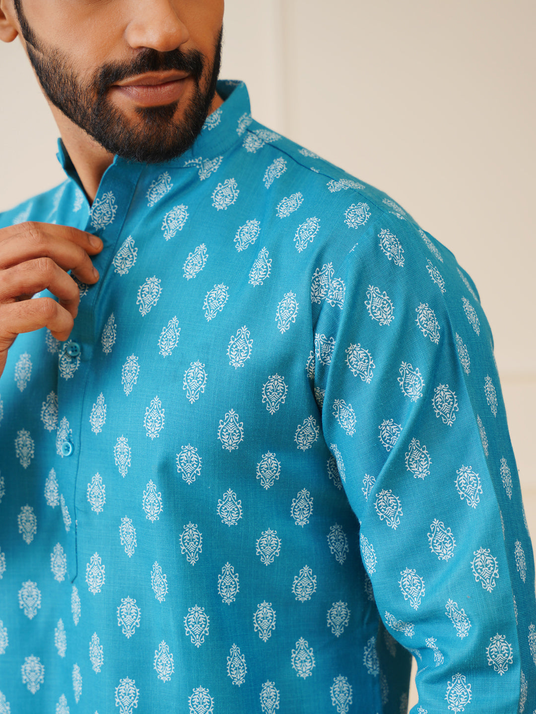 Men Teal And White Floral Printed Kurtas