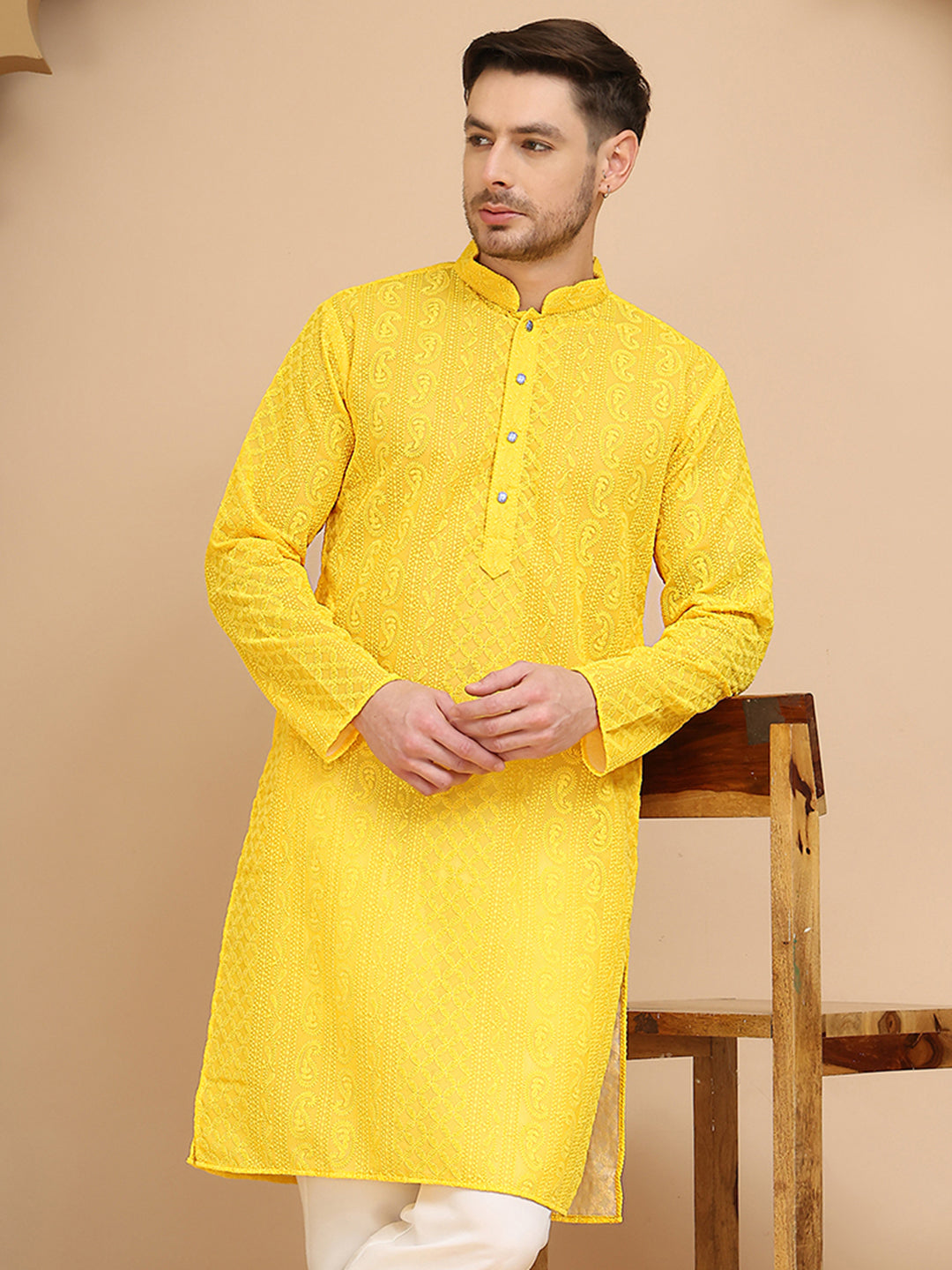 Men'S Embroidered Kurtas.