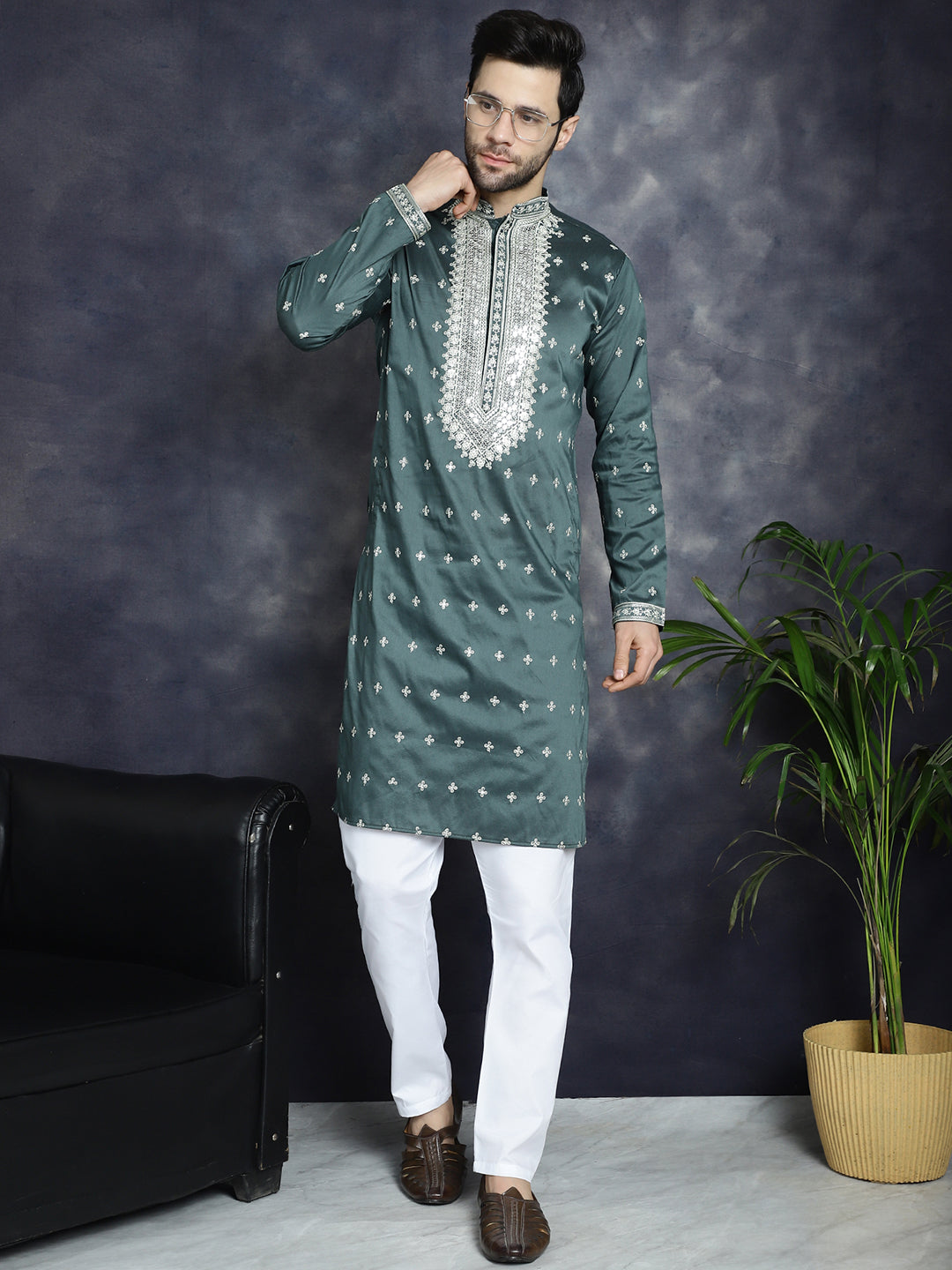Men'S Sequins Embroidered Kurtas