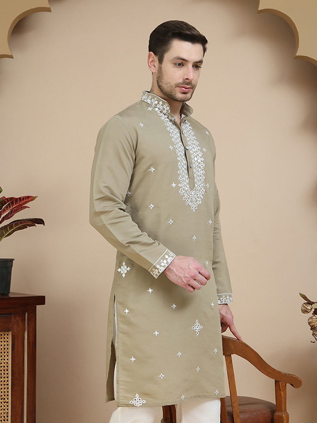 Men'S Embroidered Kurtas