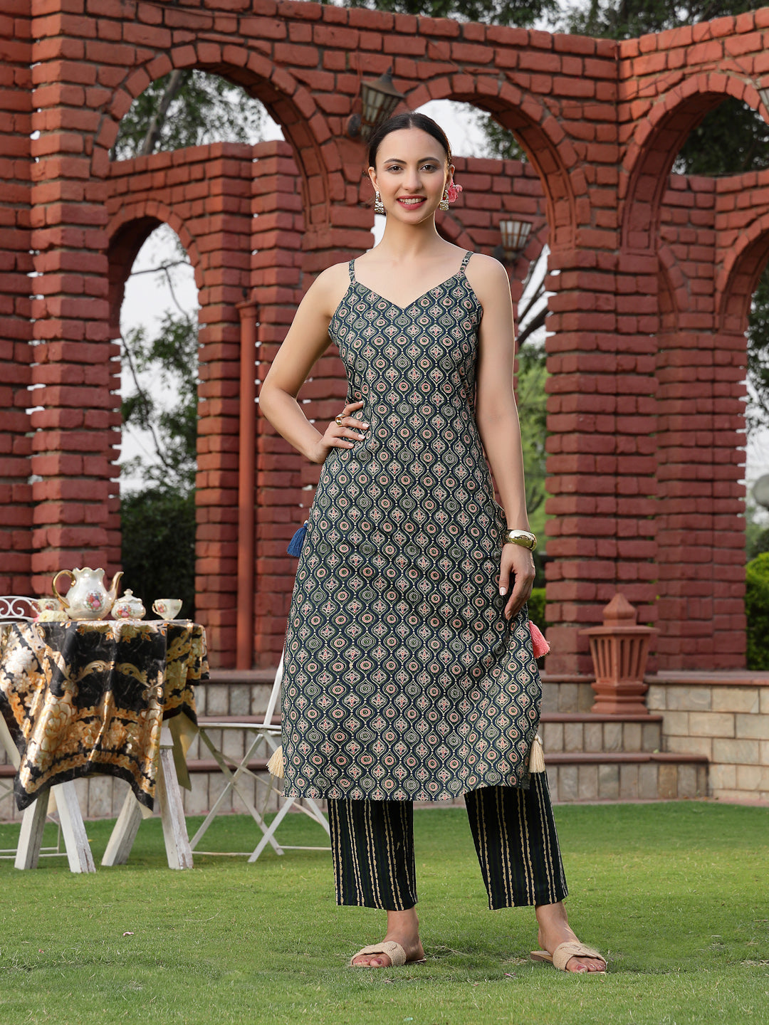 Green Printed Cotton Straight Kurta Pant Set