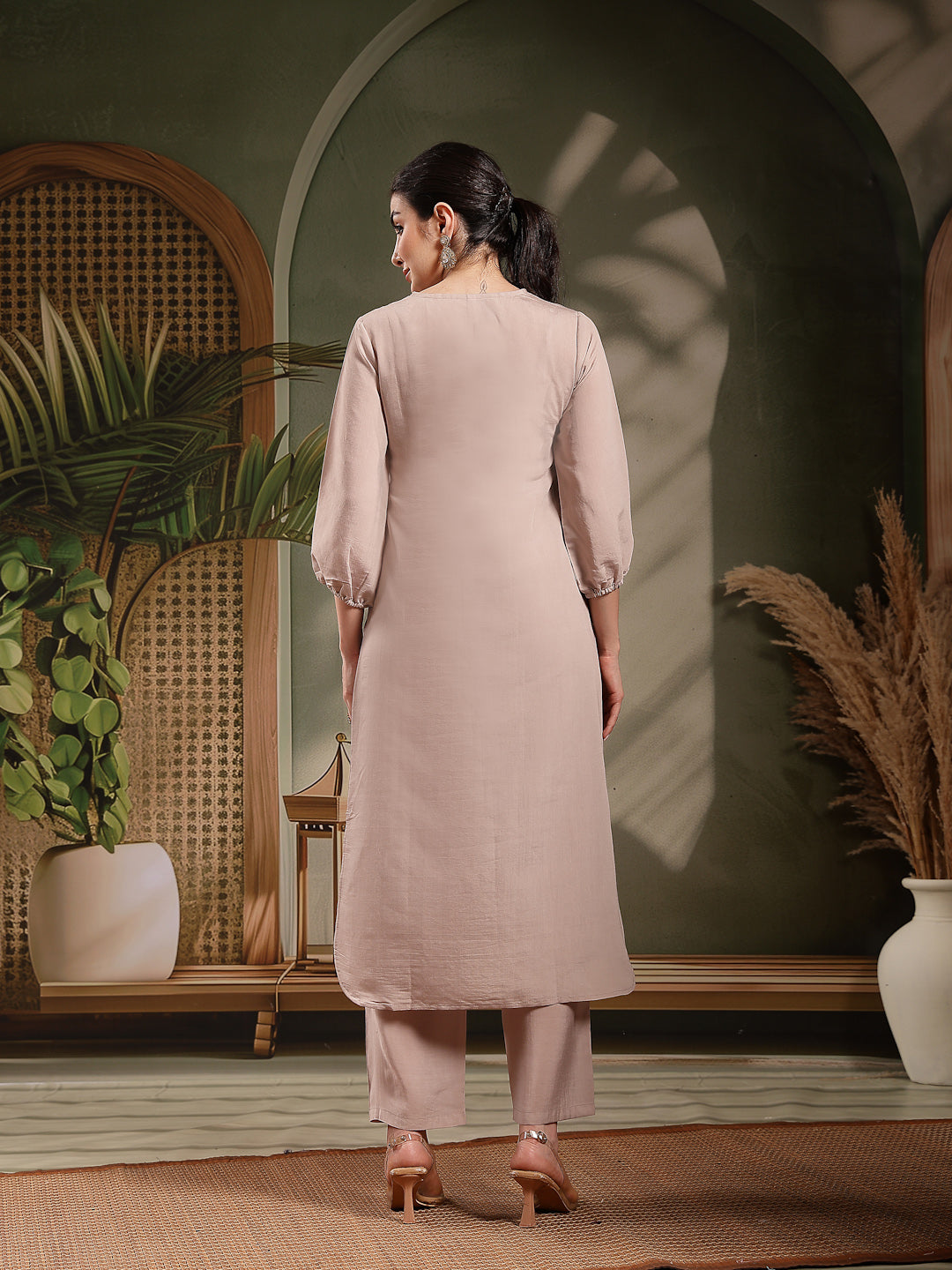 Mouse Solid & Embroidered Silk Blend Straight Kurta Pant Set