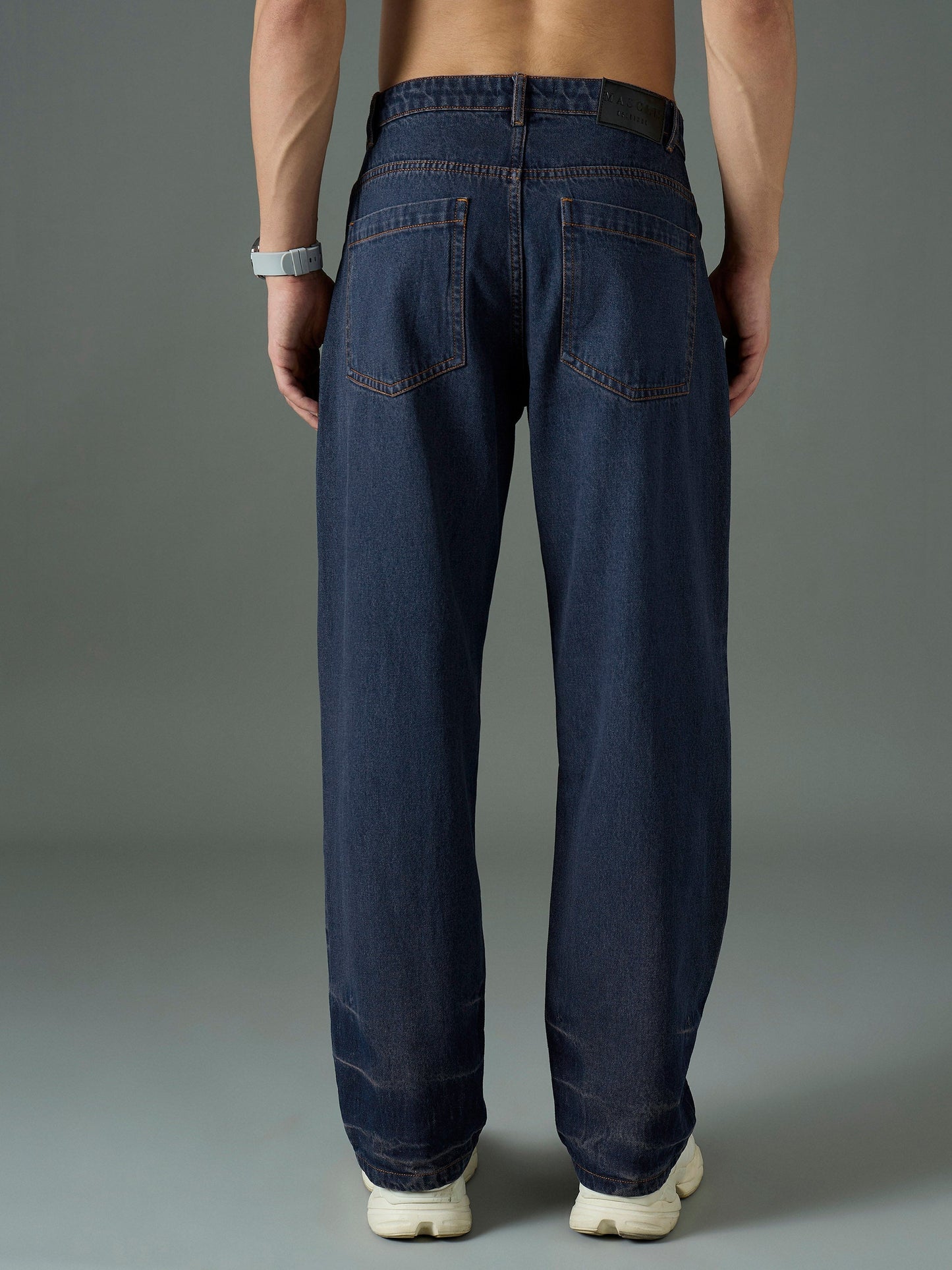 Men Blue Wash Relax Fit Basic Jeans