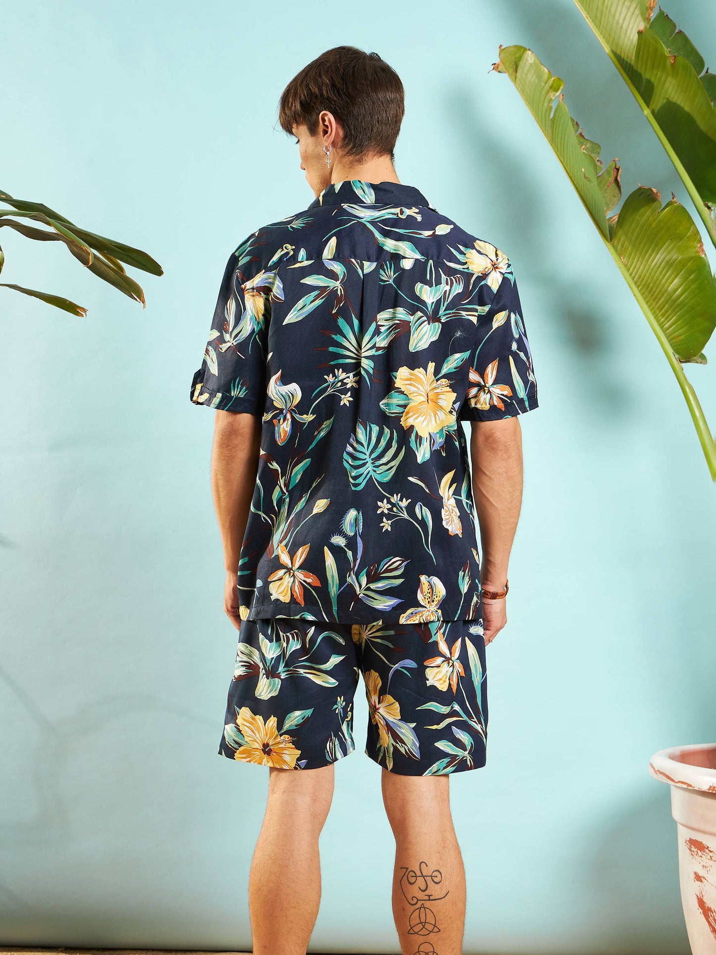 Men Navy Blue Tropical Print Relax Fit Short