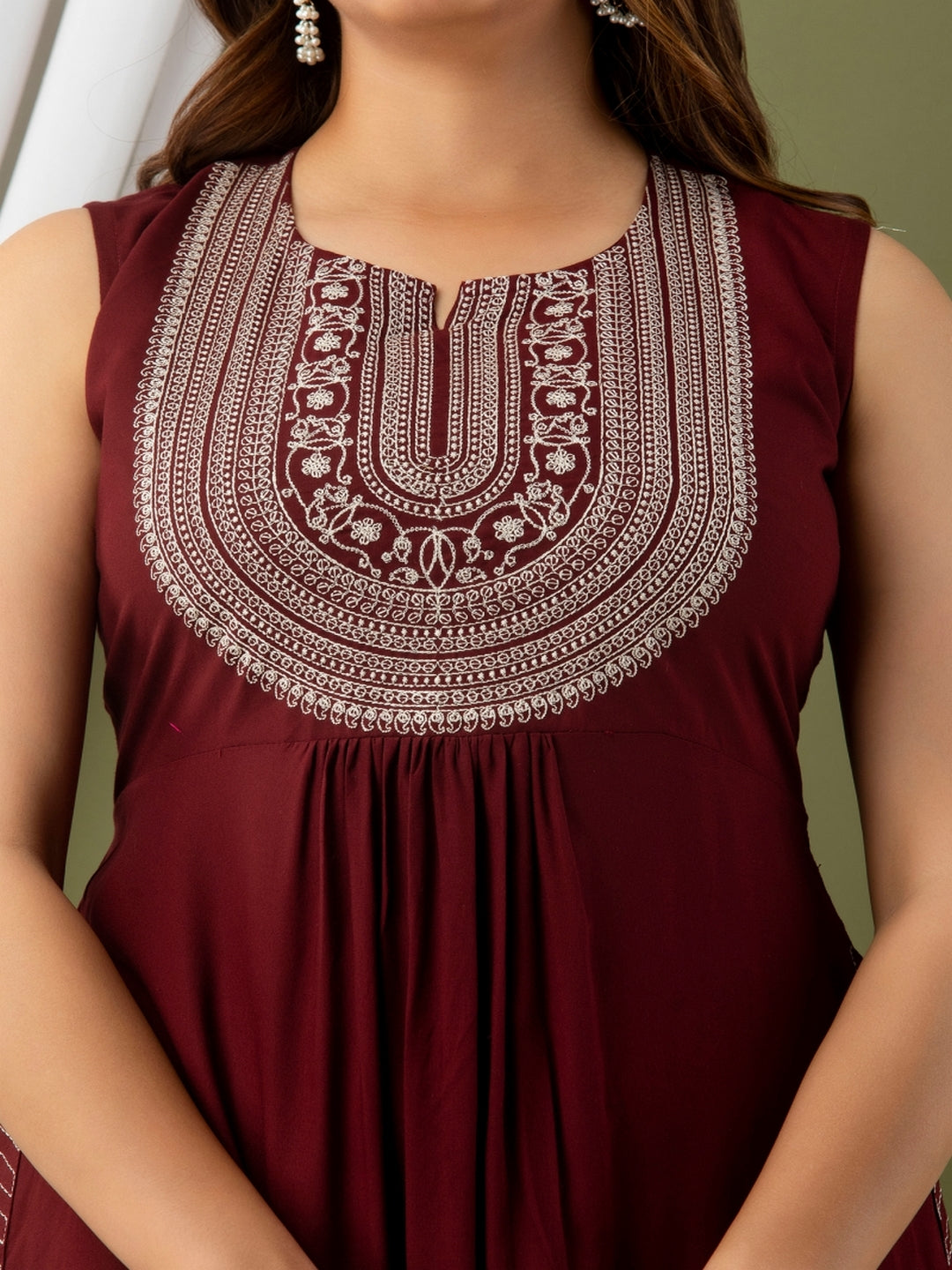 Rayon Calf Length Embroidered Straight Sleeveless Round Neck Kurta