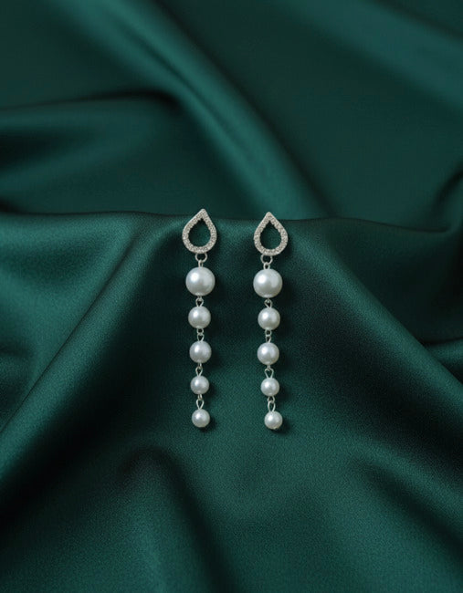 Trendy Pearls Earrings