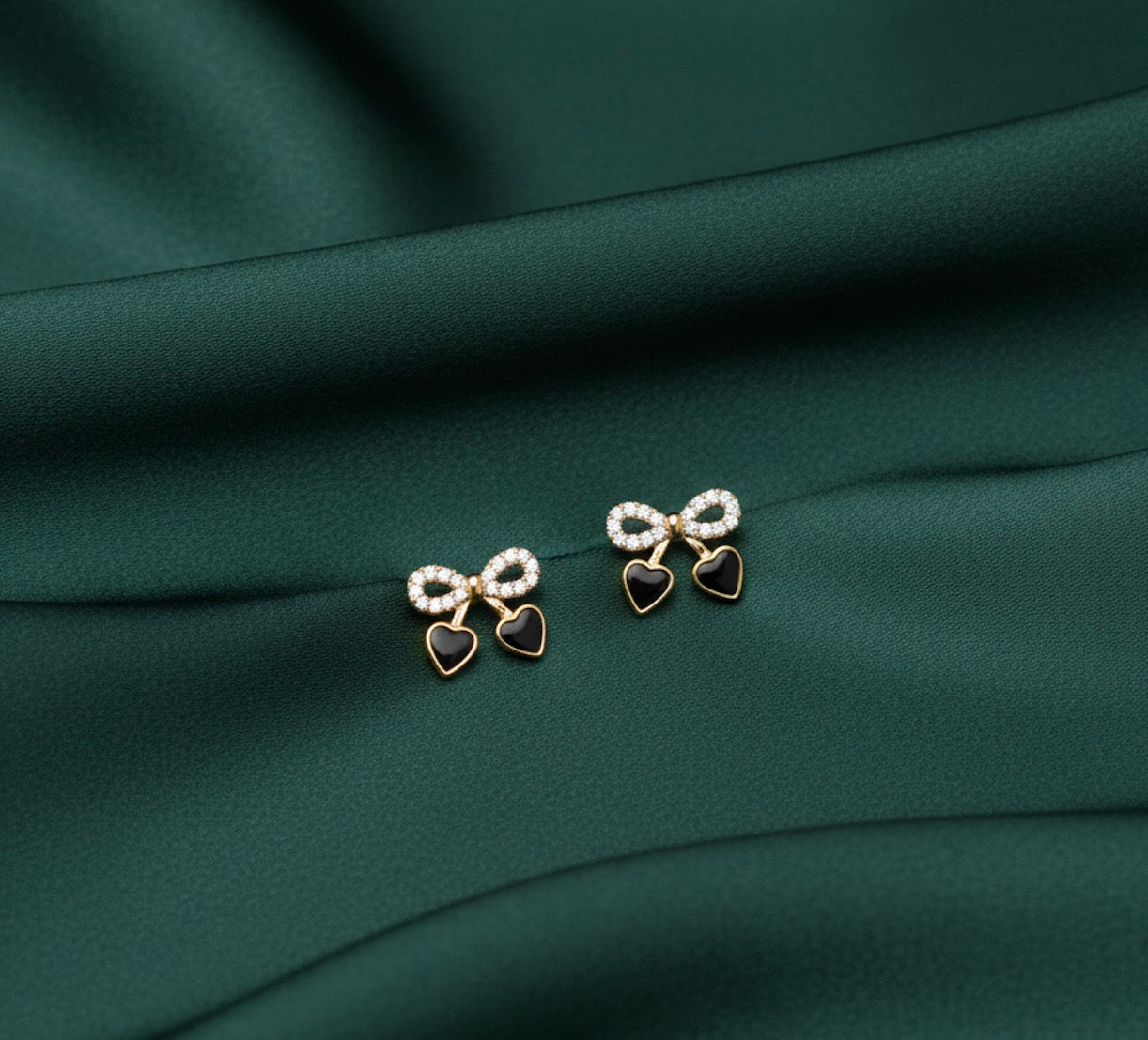 Beautiful Bow With Heart Studs