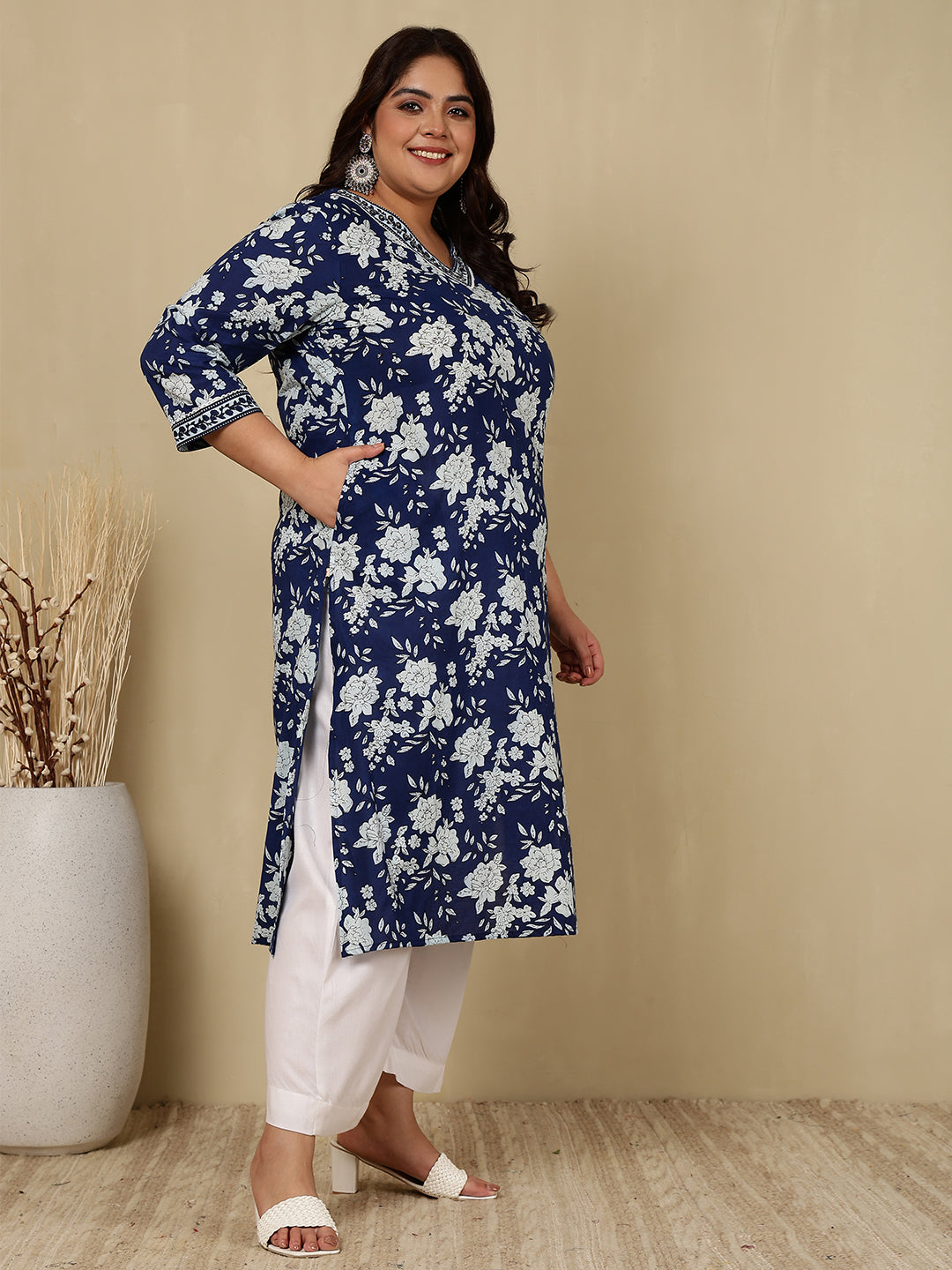 Cotton Calf Length Printed Straight 3/4 Sleeves V-Neck Kurta